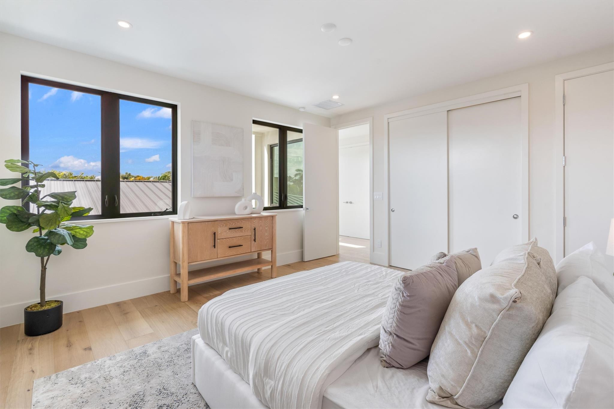 2732 NE 29th Court