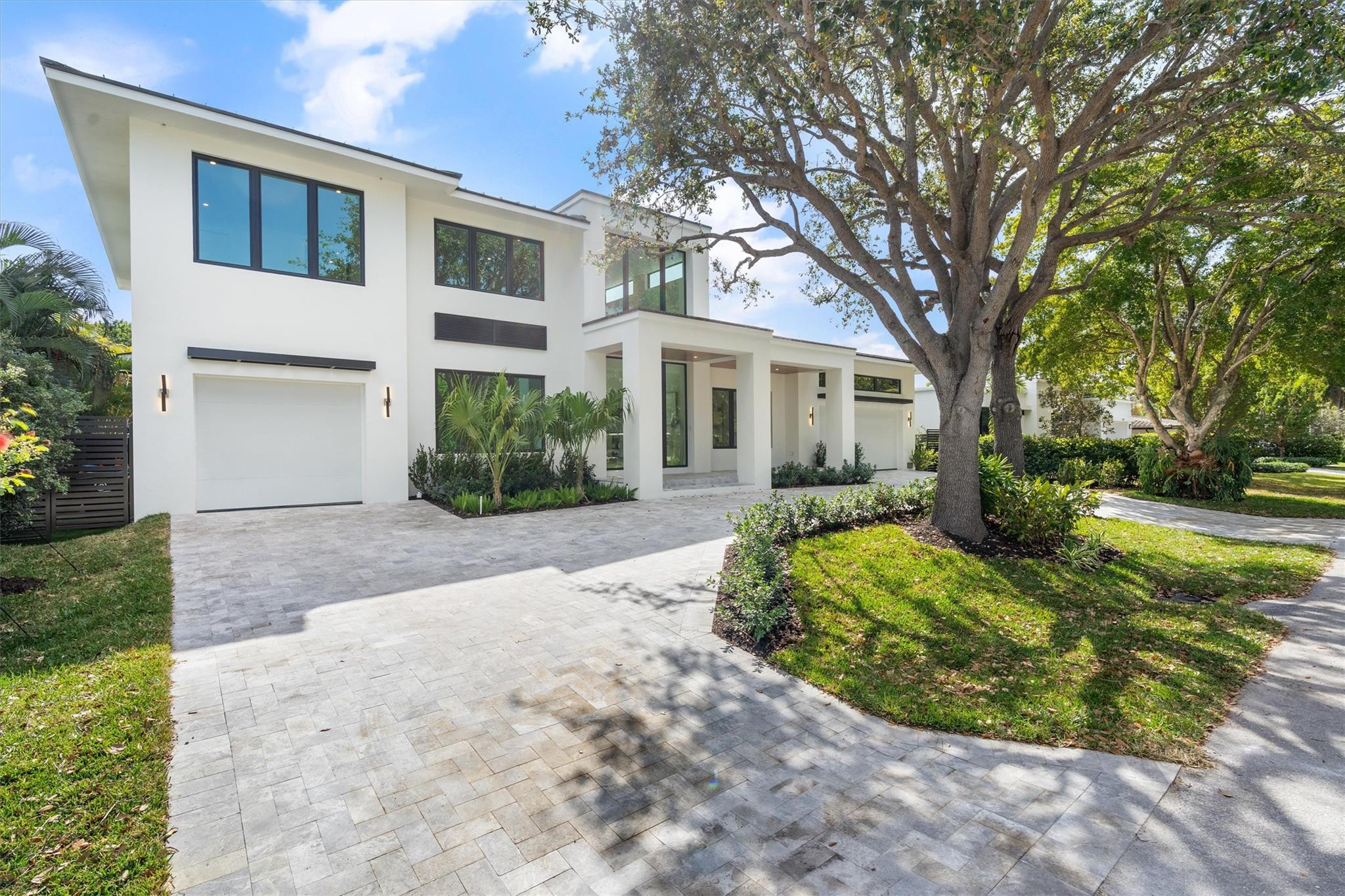 2732 NE 29th Court