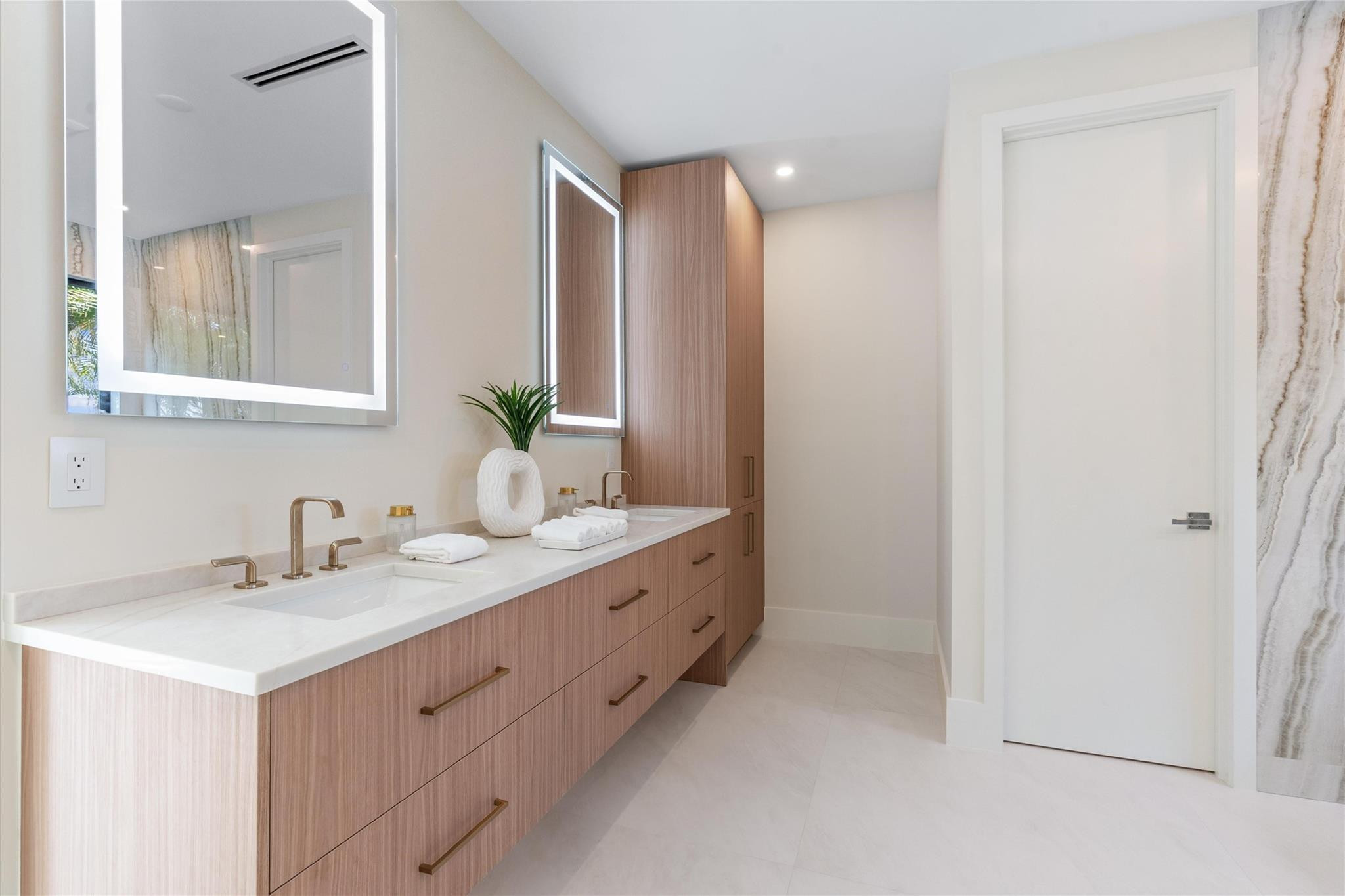 2732 NE 29th Court