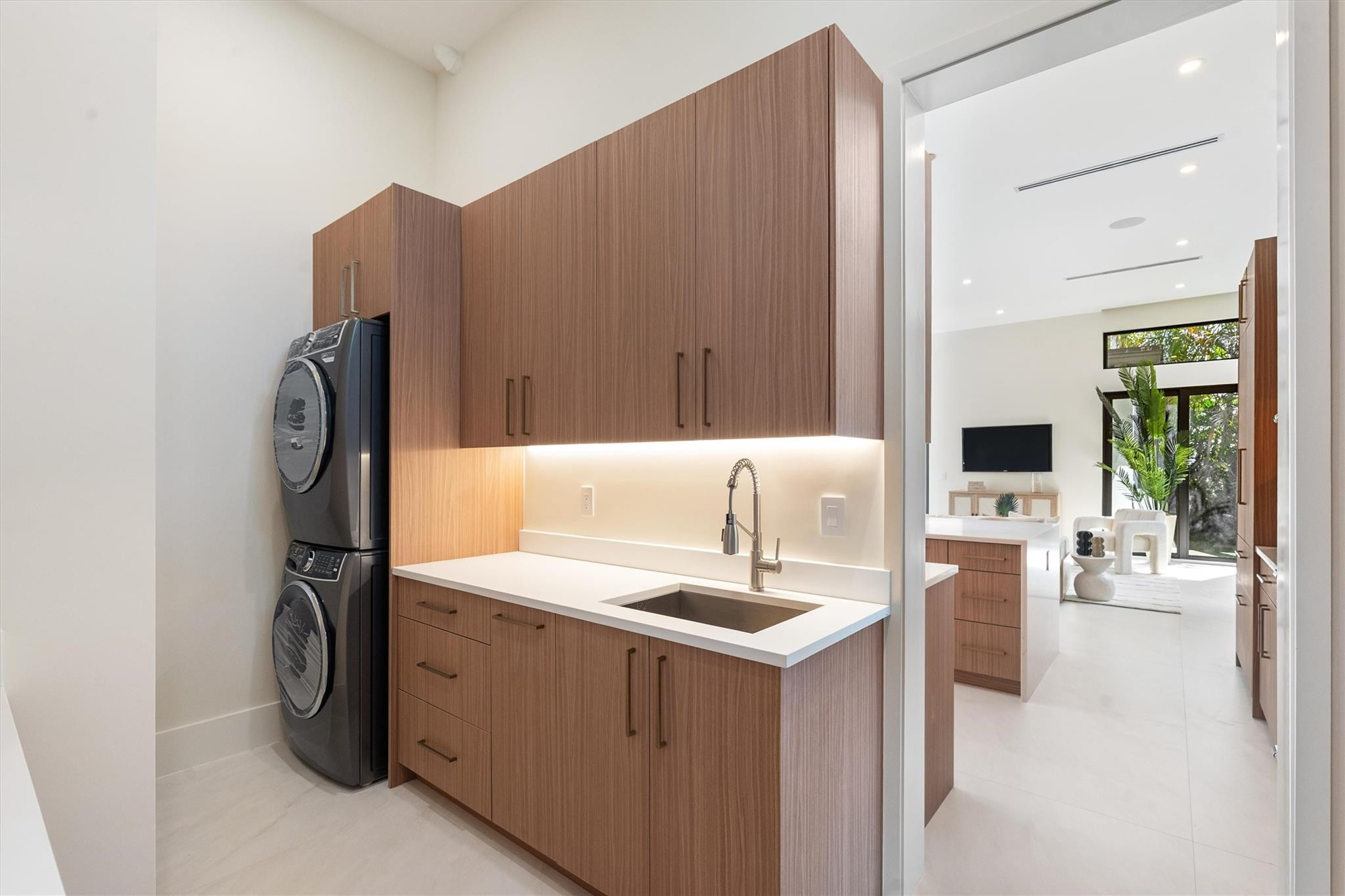 2732 NE 29th Court