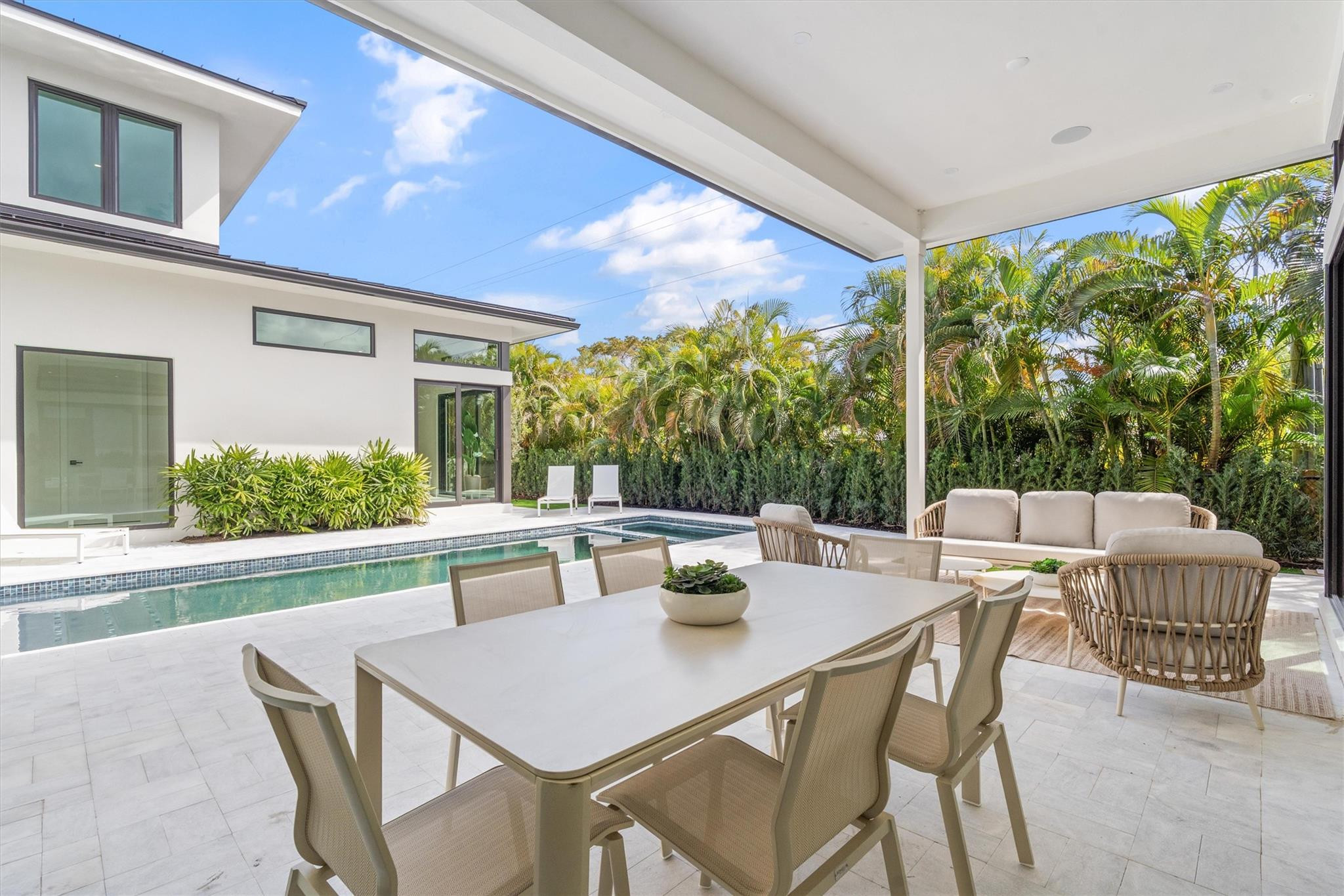 2732 NE 29th Court