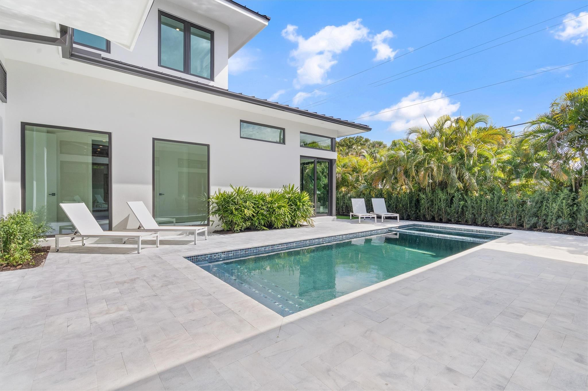 2732 NE 29th Court