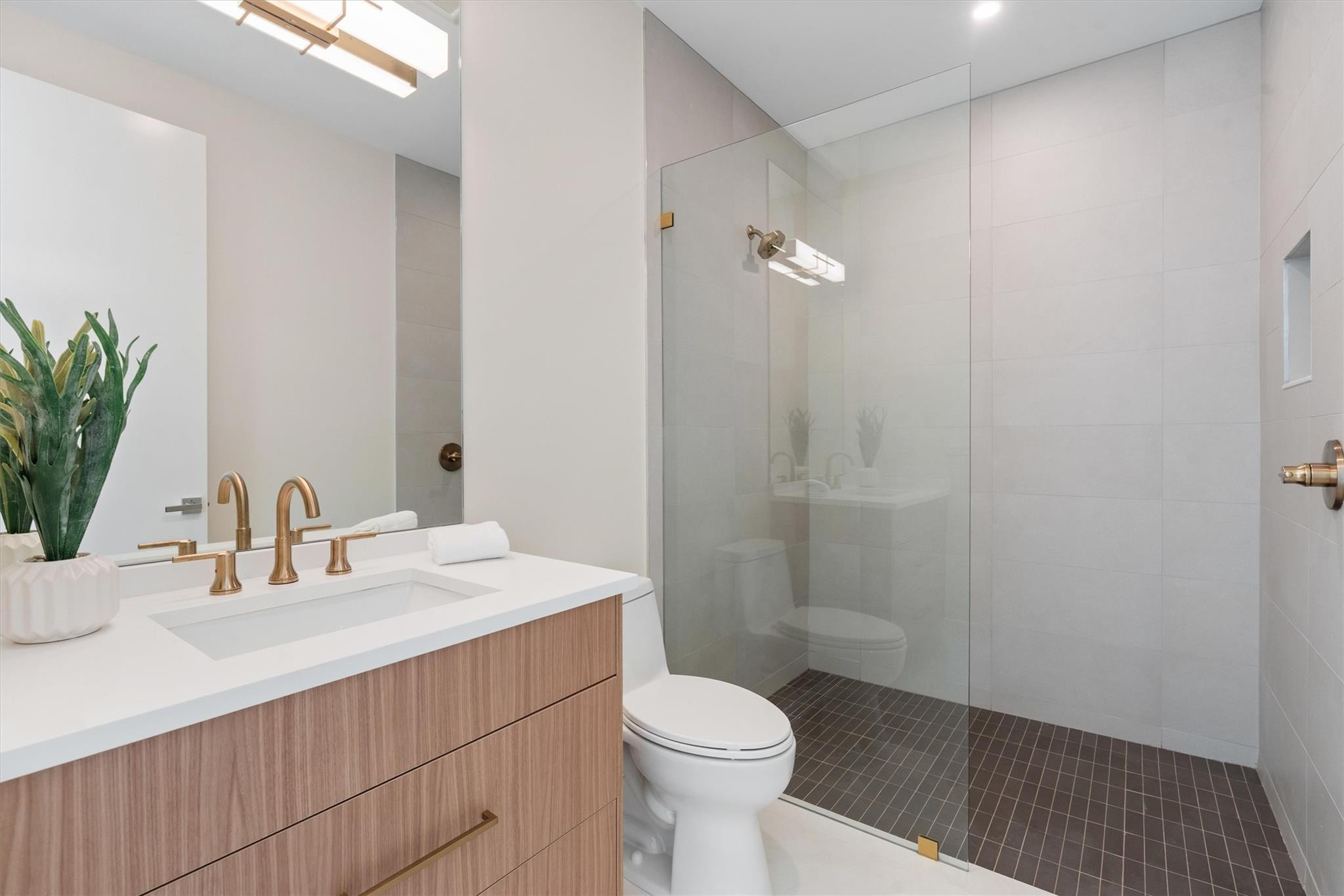 2732 NE 29th Court