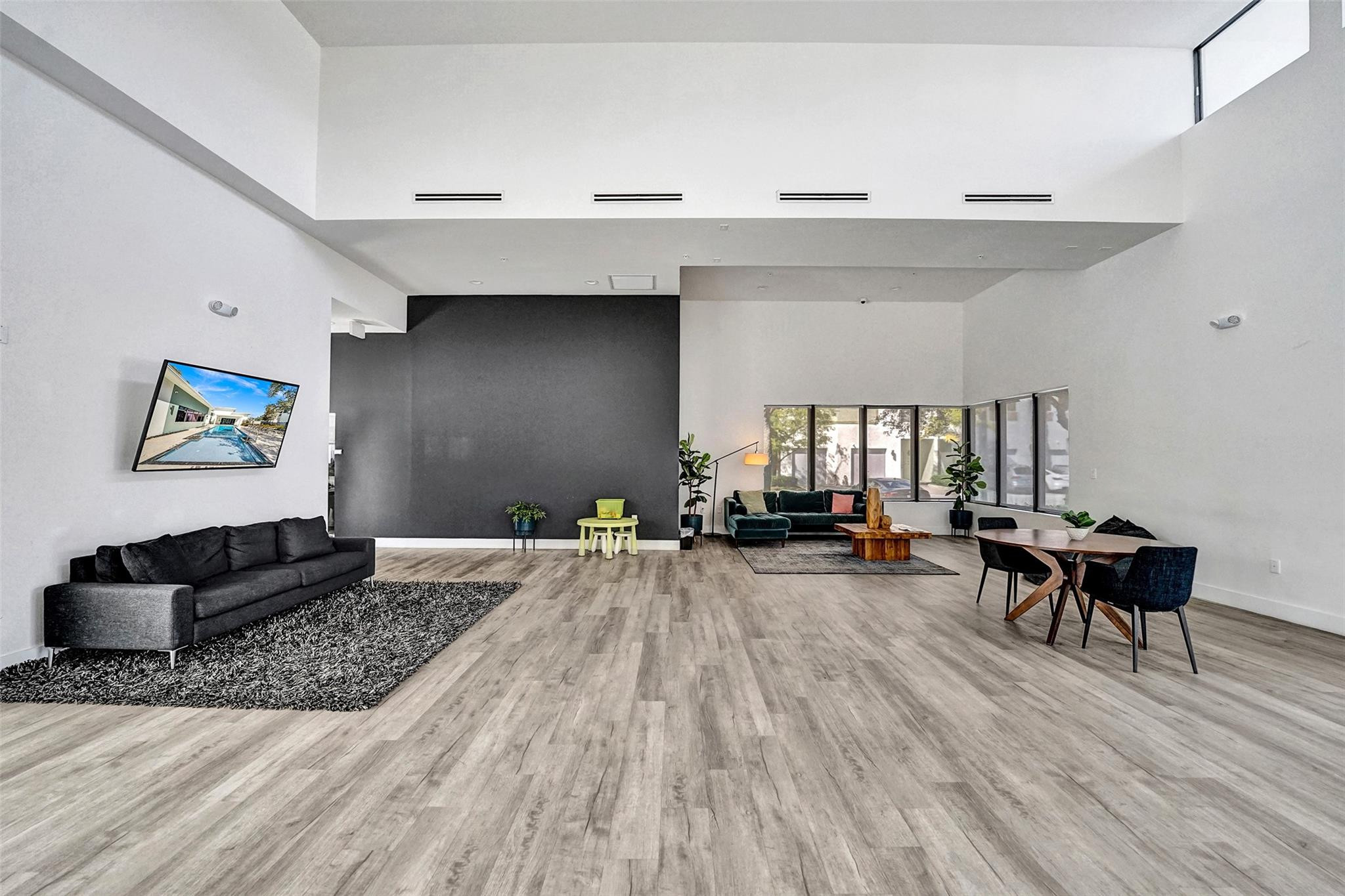 4369 NW 9th Street