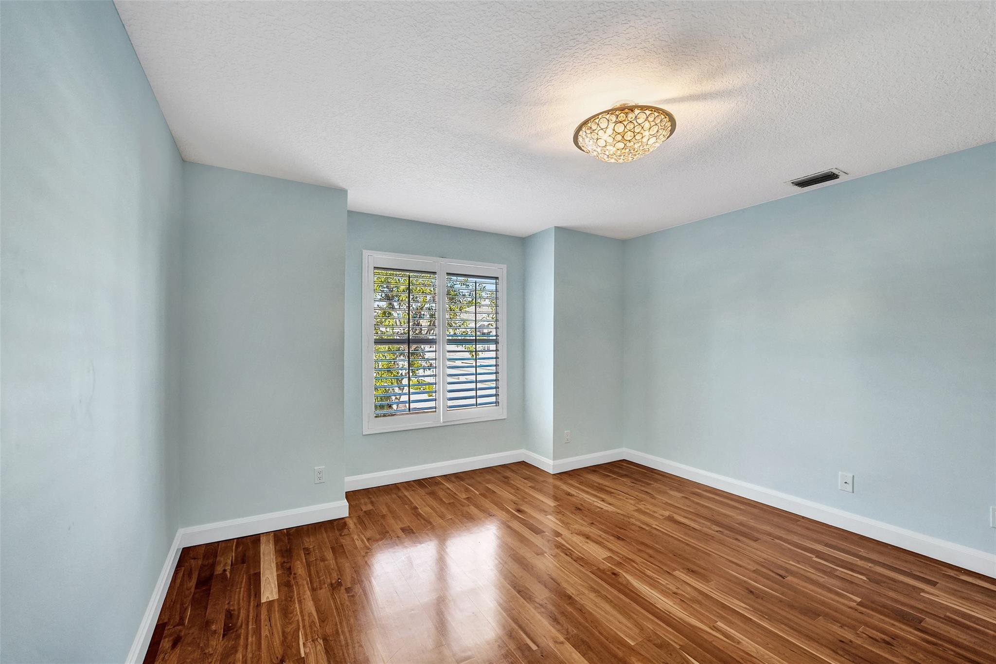 1610 NE 1st Street 9