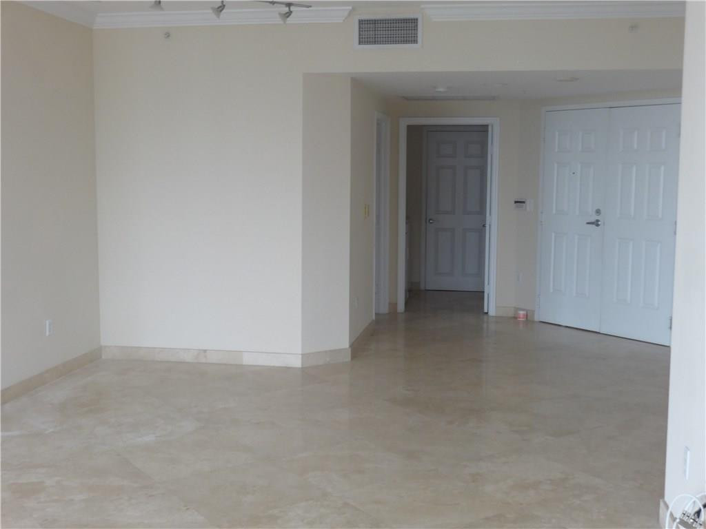 100 S Birch Road 1106-b
