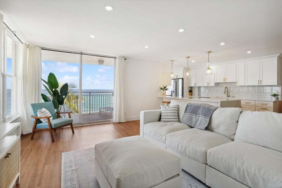 1051 Hillsboro Mile 411e