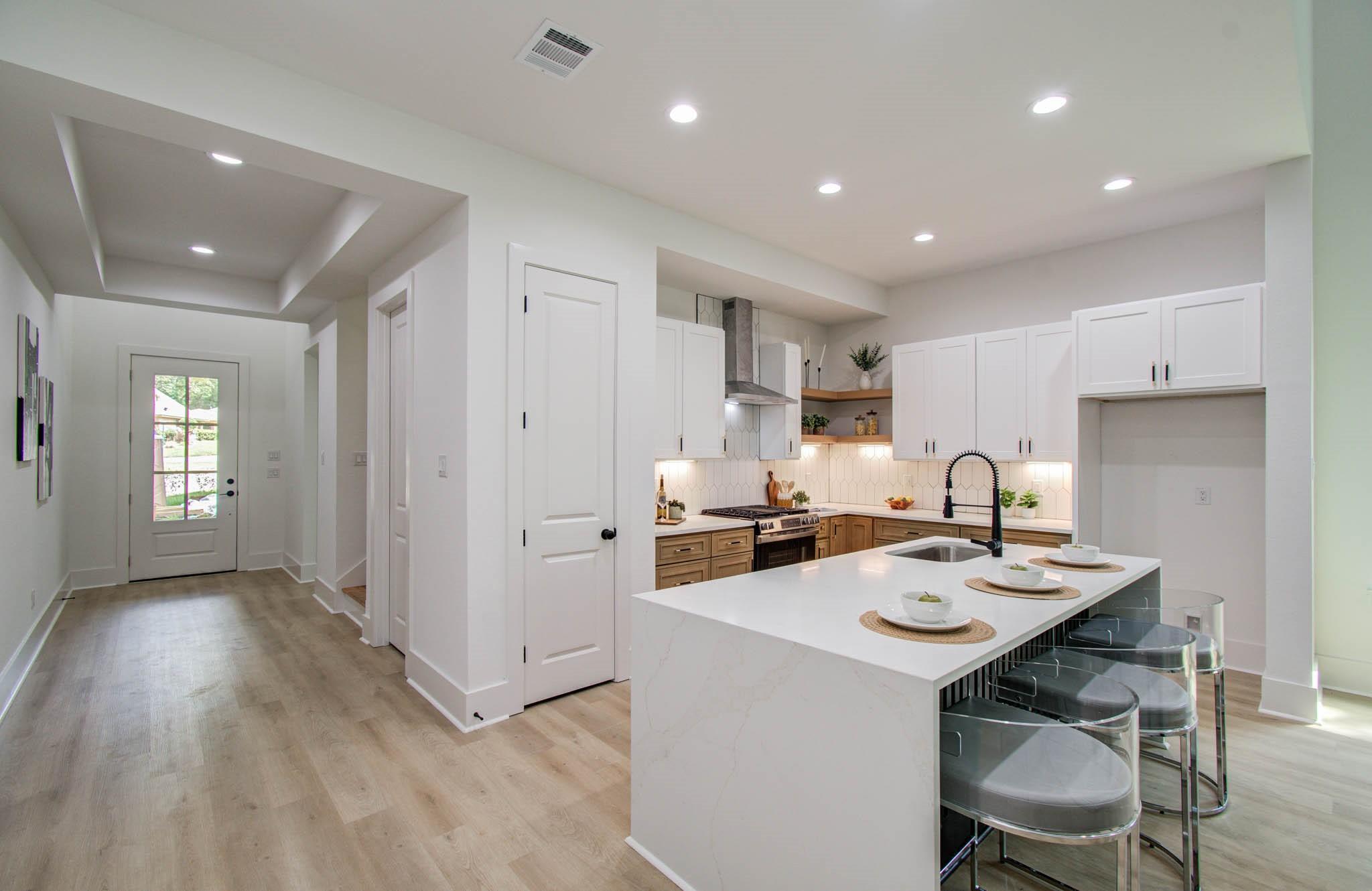 1802 Rollingwood Drive