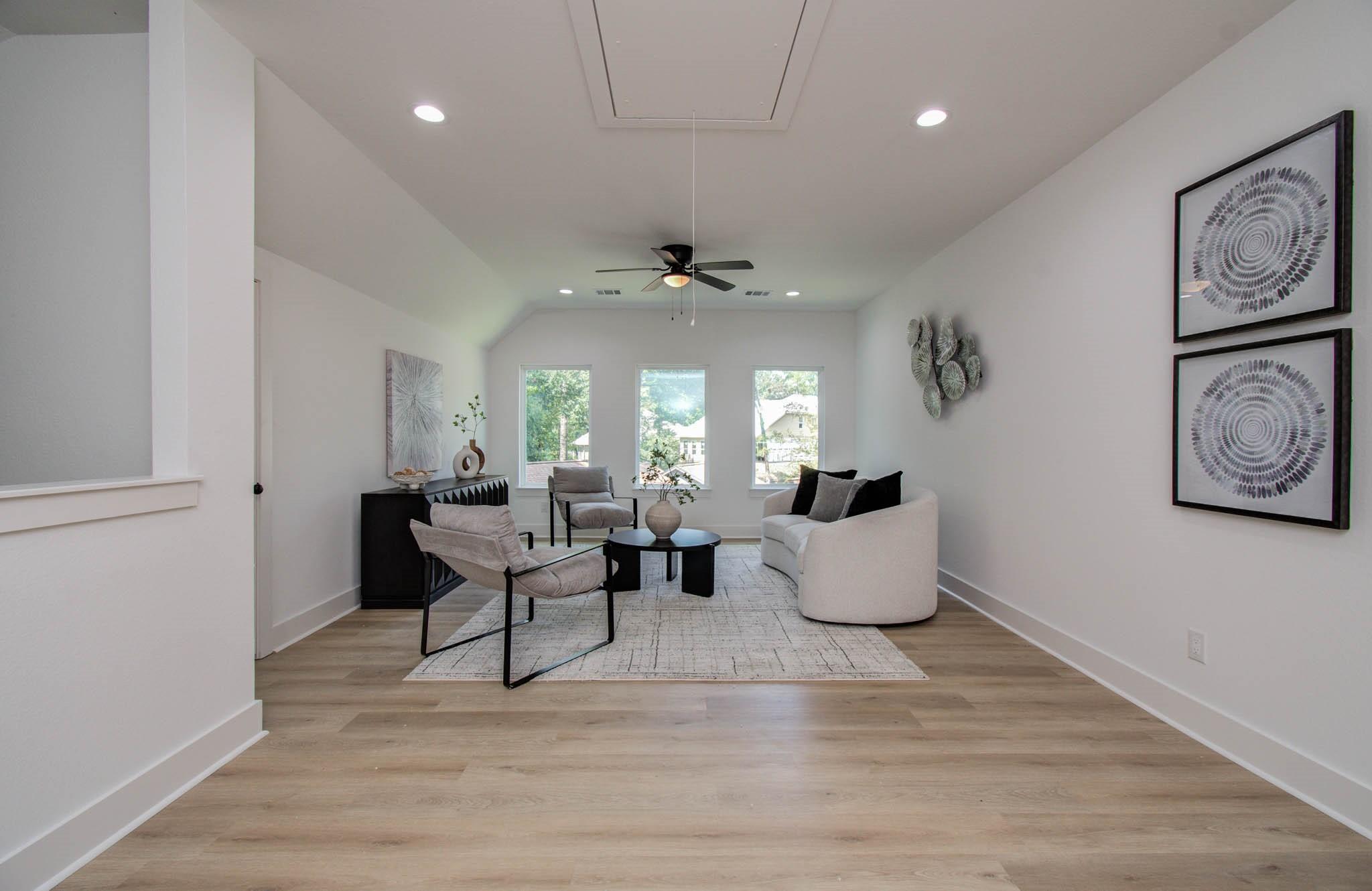 1802 Rollingwood Drive