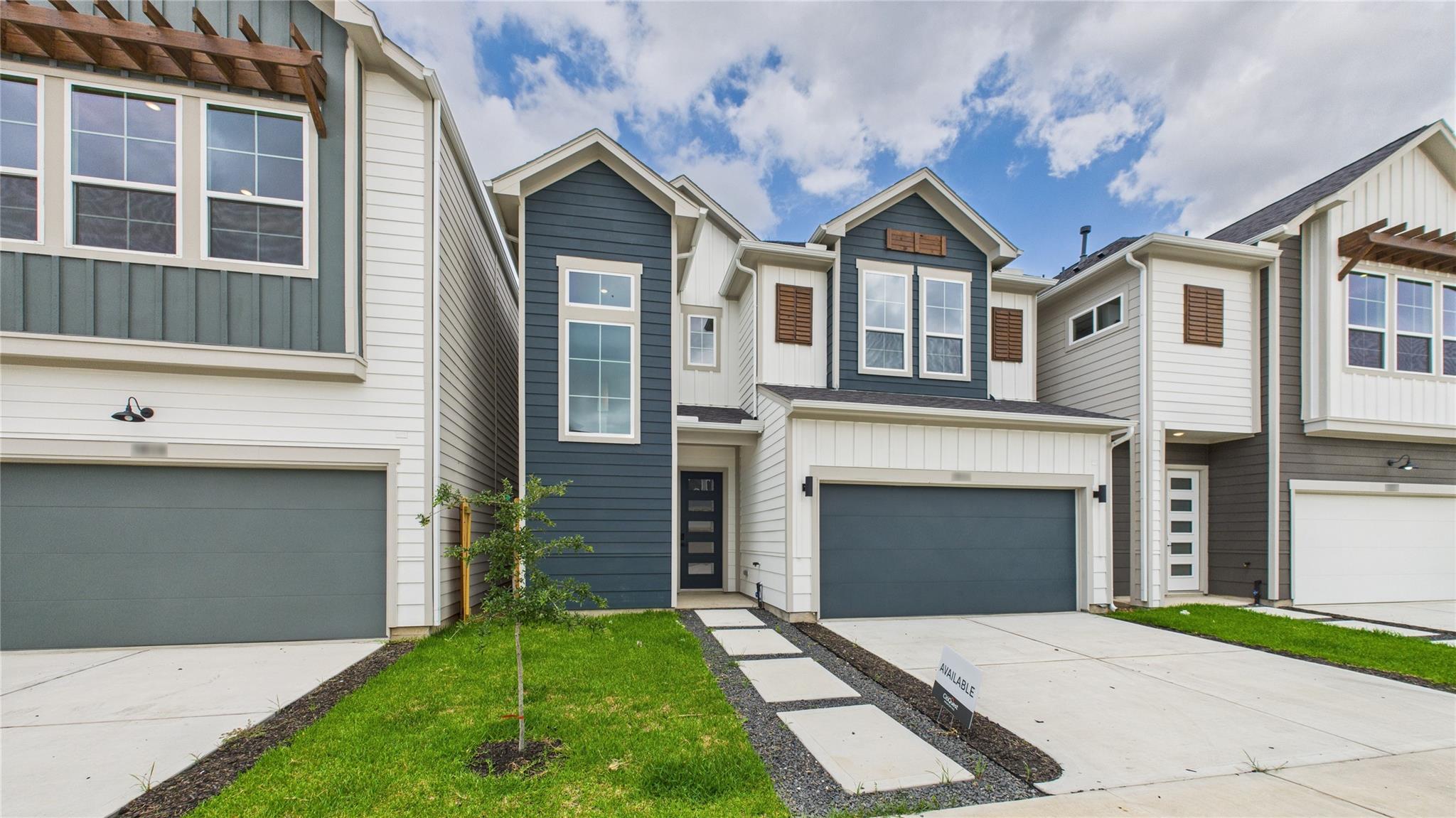 5814 Highland Sky Lane