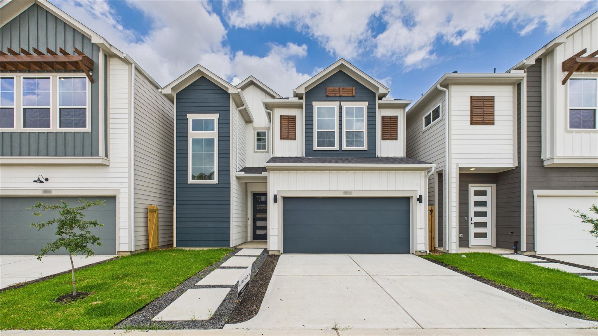 5814 Highland Sky Lane