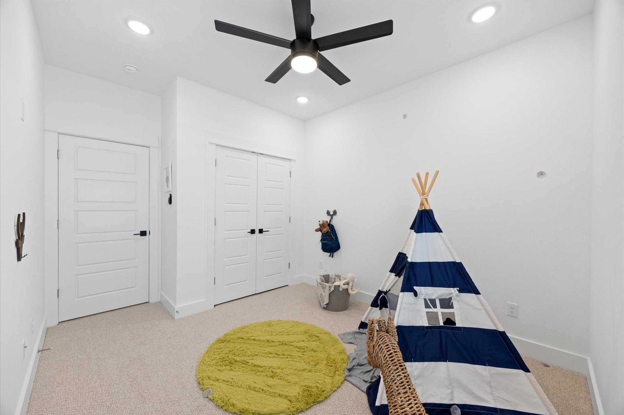 5814 Highland Sky Lane