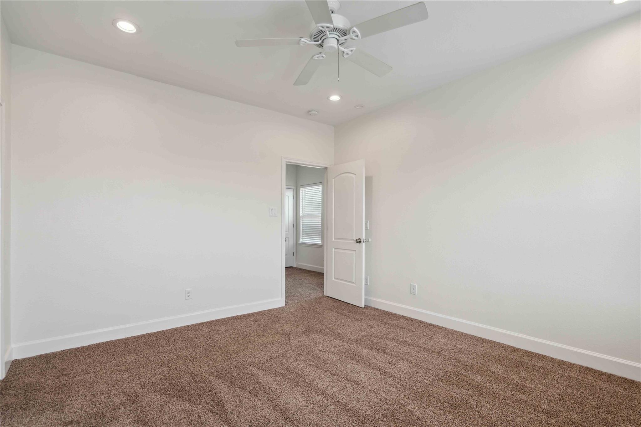 5402 Jonathan Lane