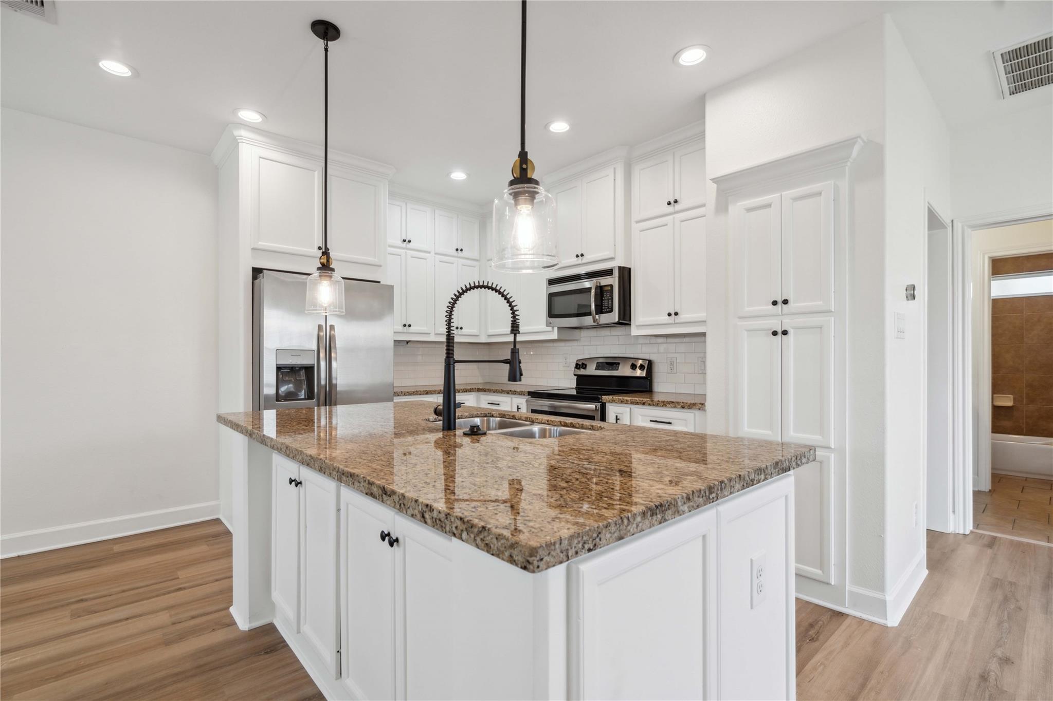 5402 Jonathan Lane