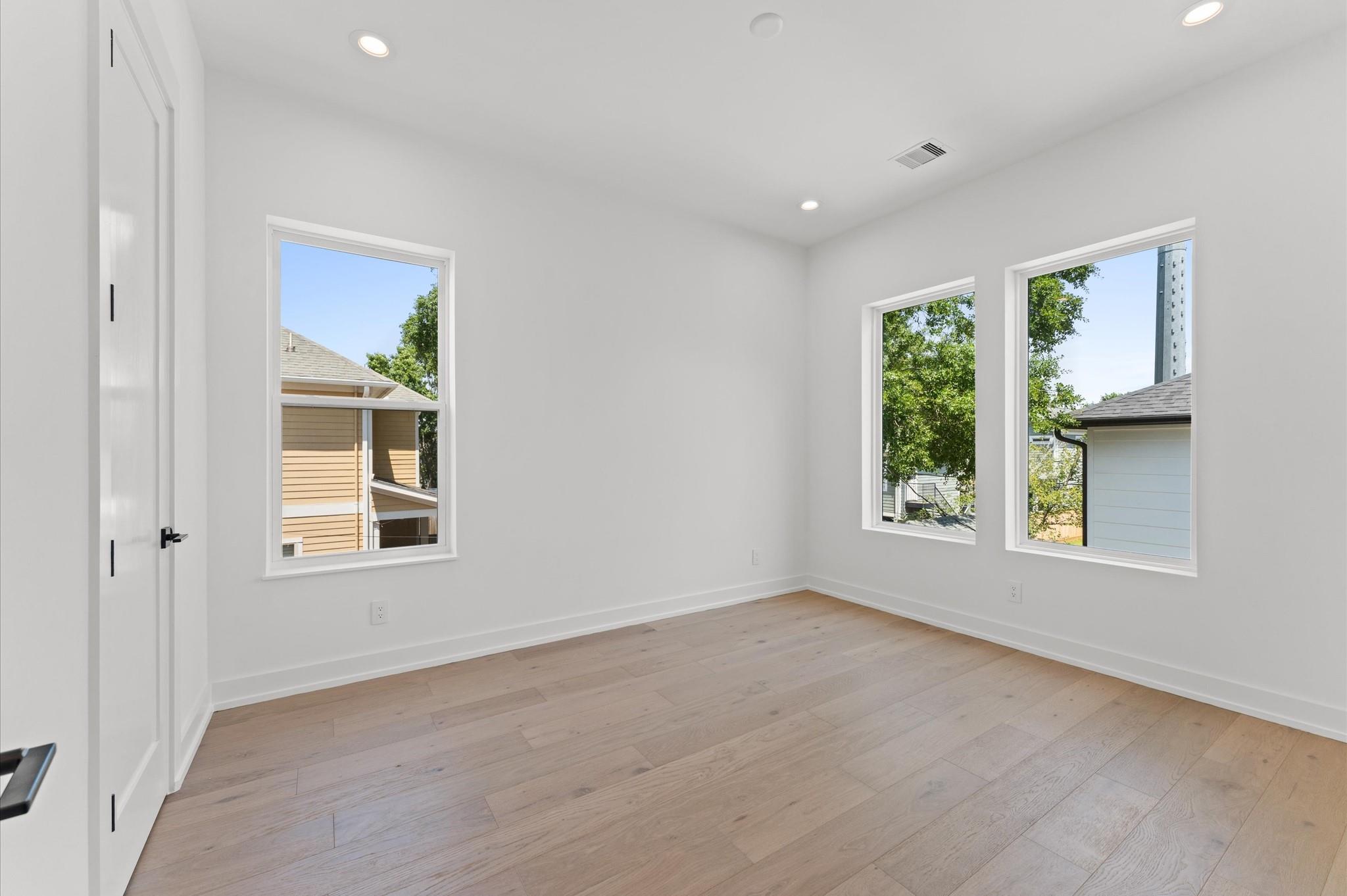 1106 Robbie Street