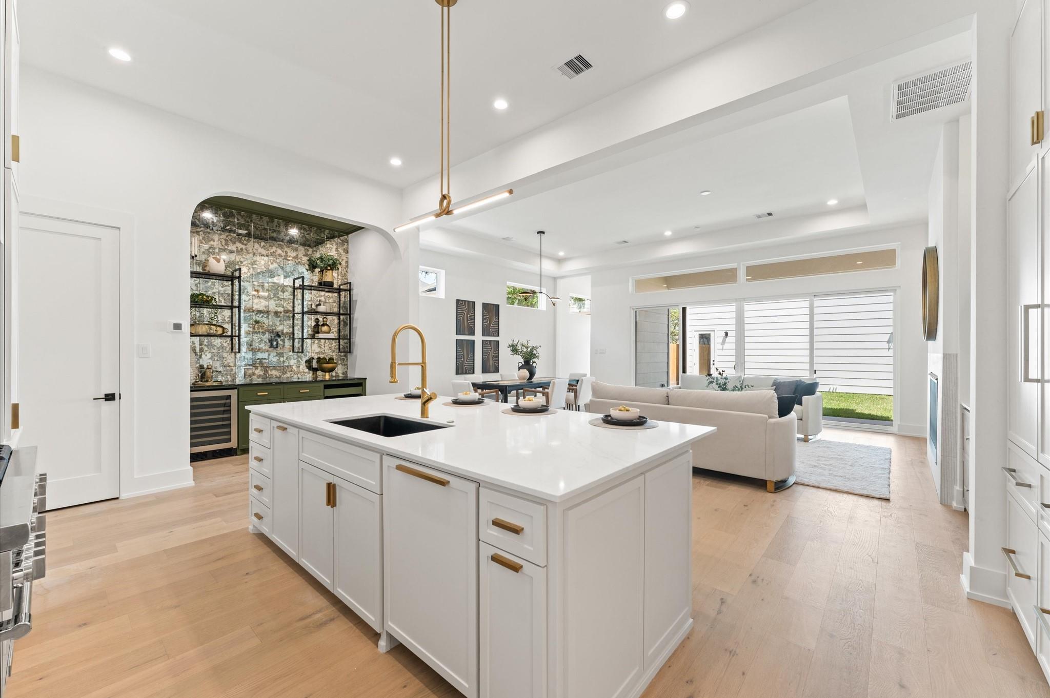 1106 Robbie Street
