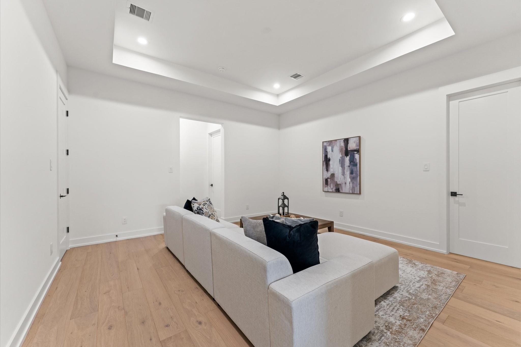 1106 Robbie Street
