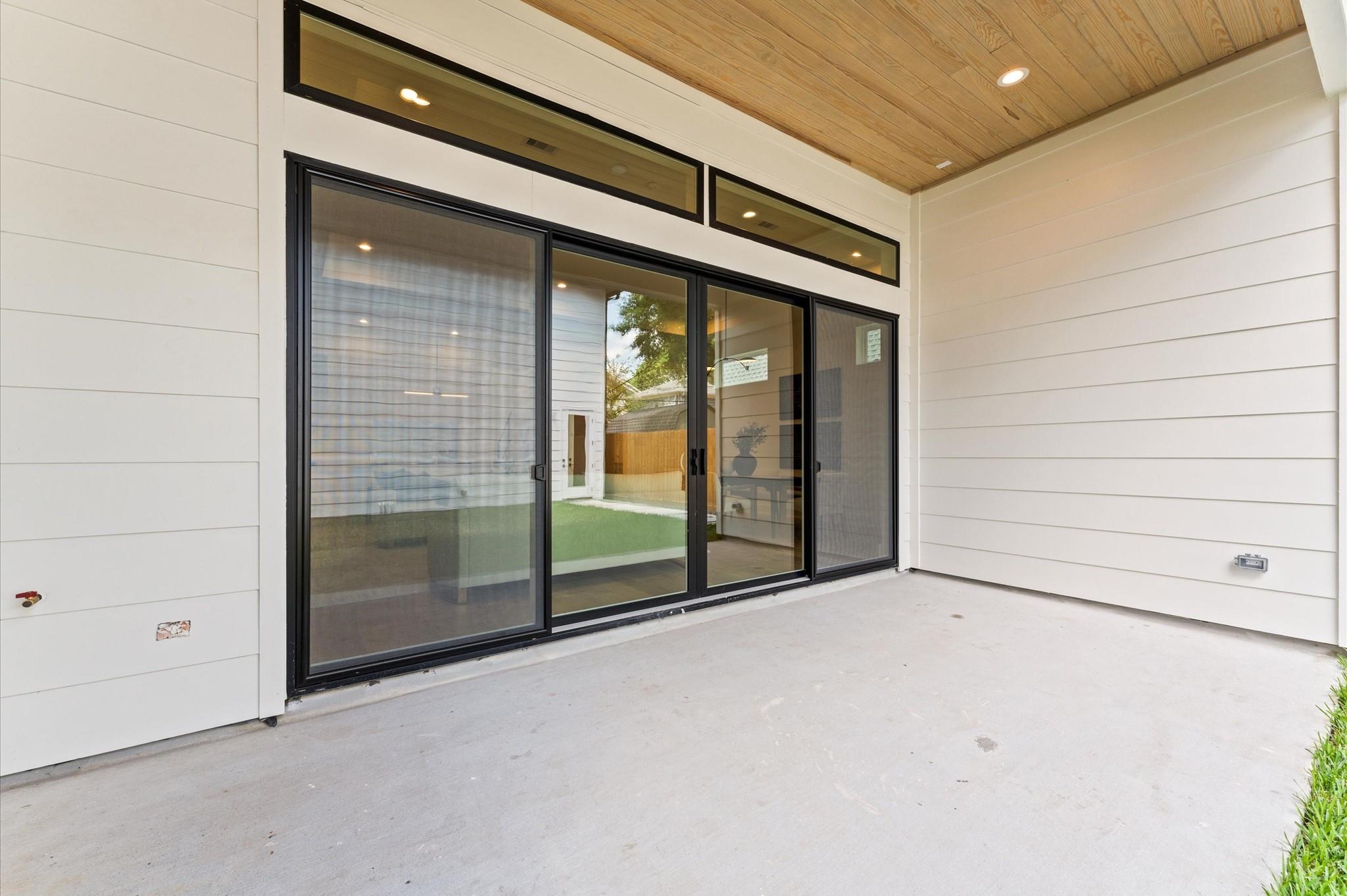 1106 Robbie Street