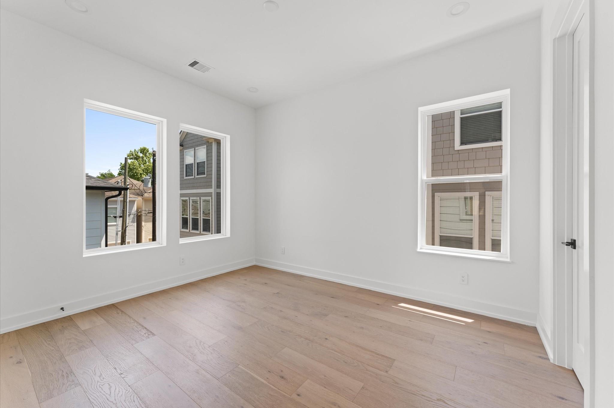 1106 Robbie Street