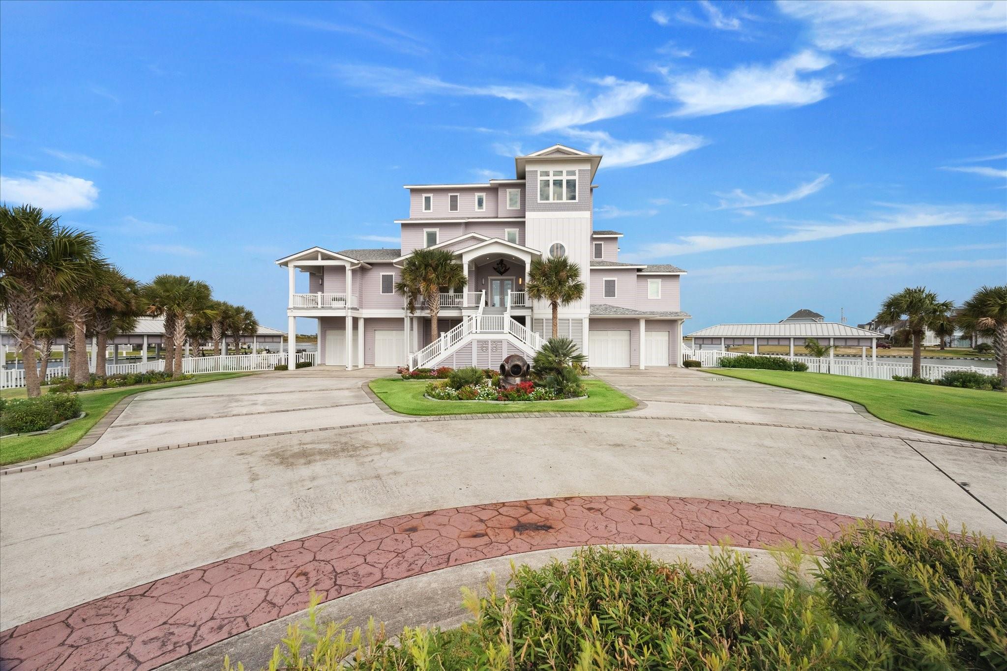 63 Water Key Key, Hitchcock