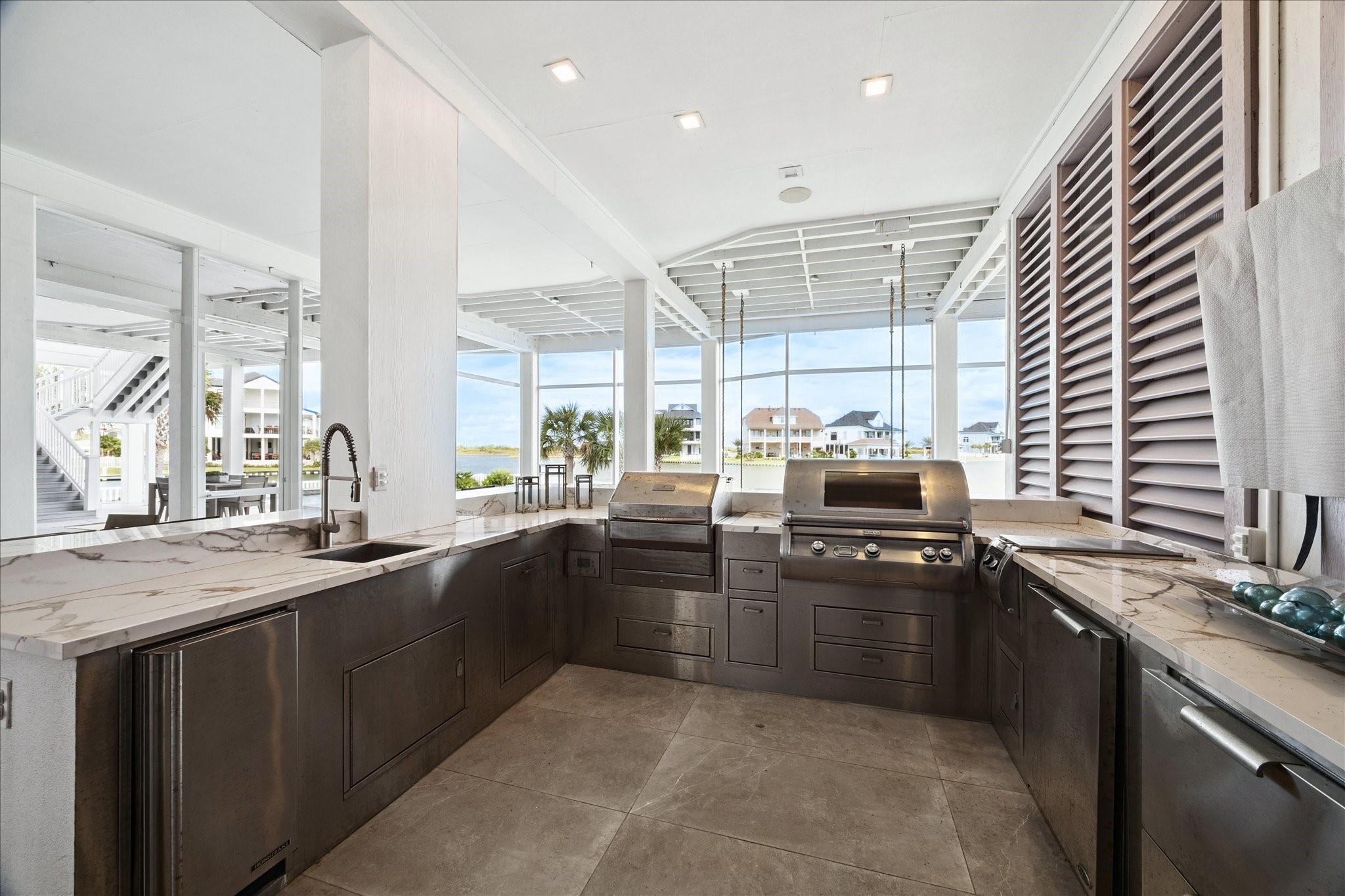 63 Water Key Key, Hitchcock