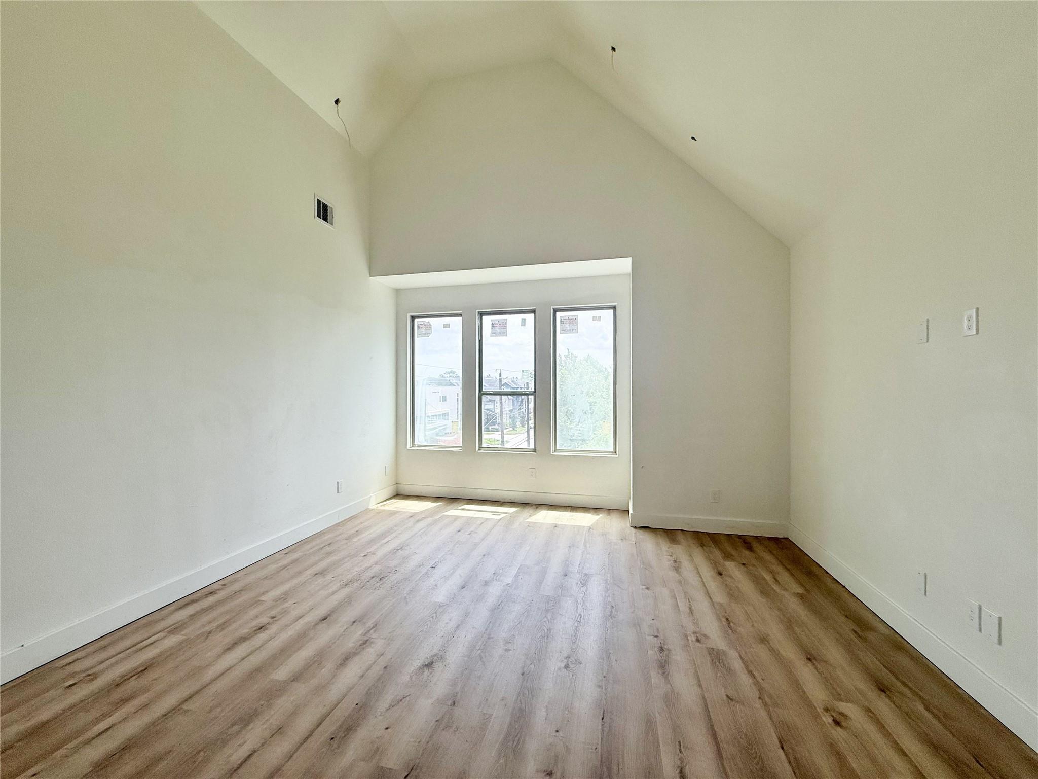 1122 W 17th Street # F