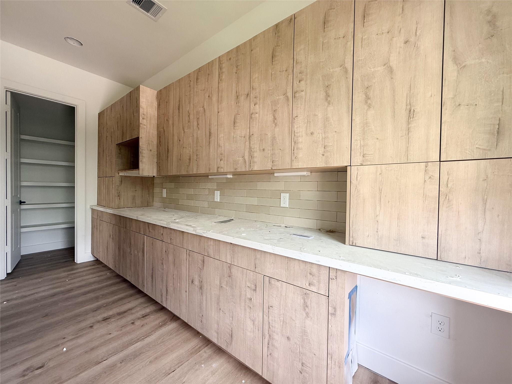 1122 W 17th Street # F