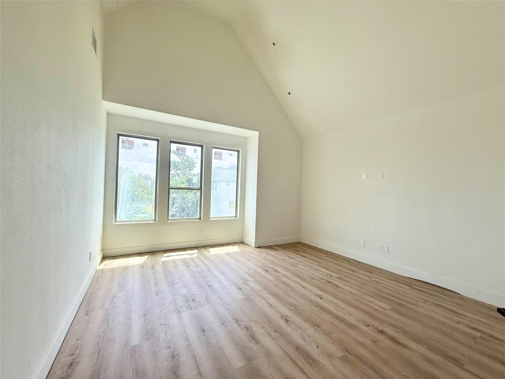 1122 W 17th Street # F