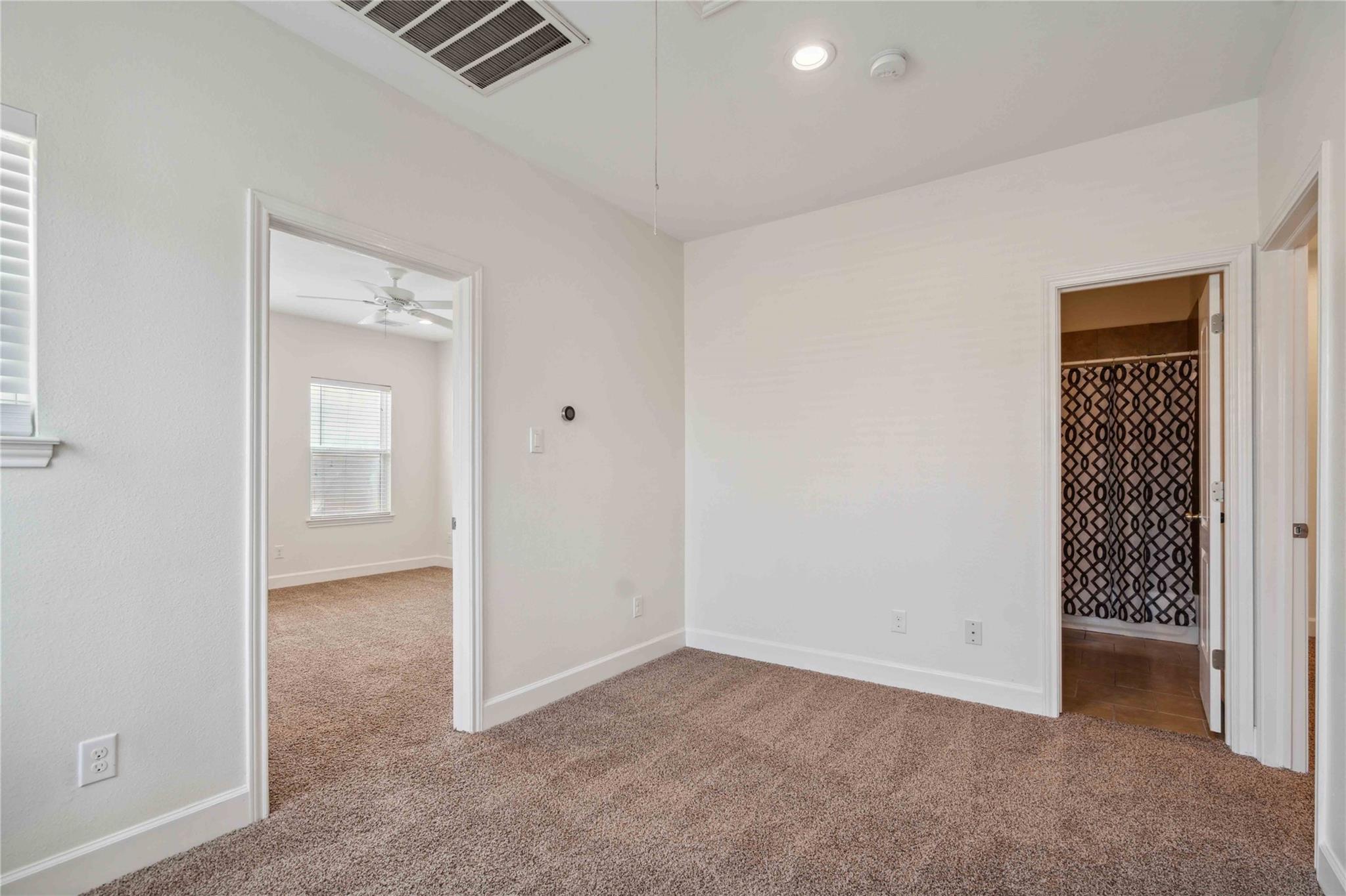 5402 Jonathan Lane