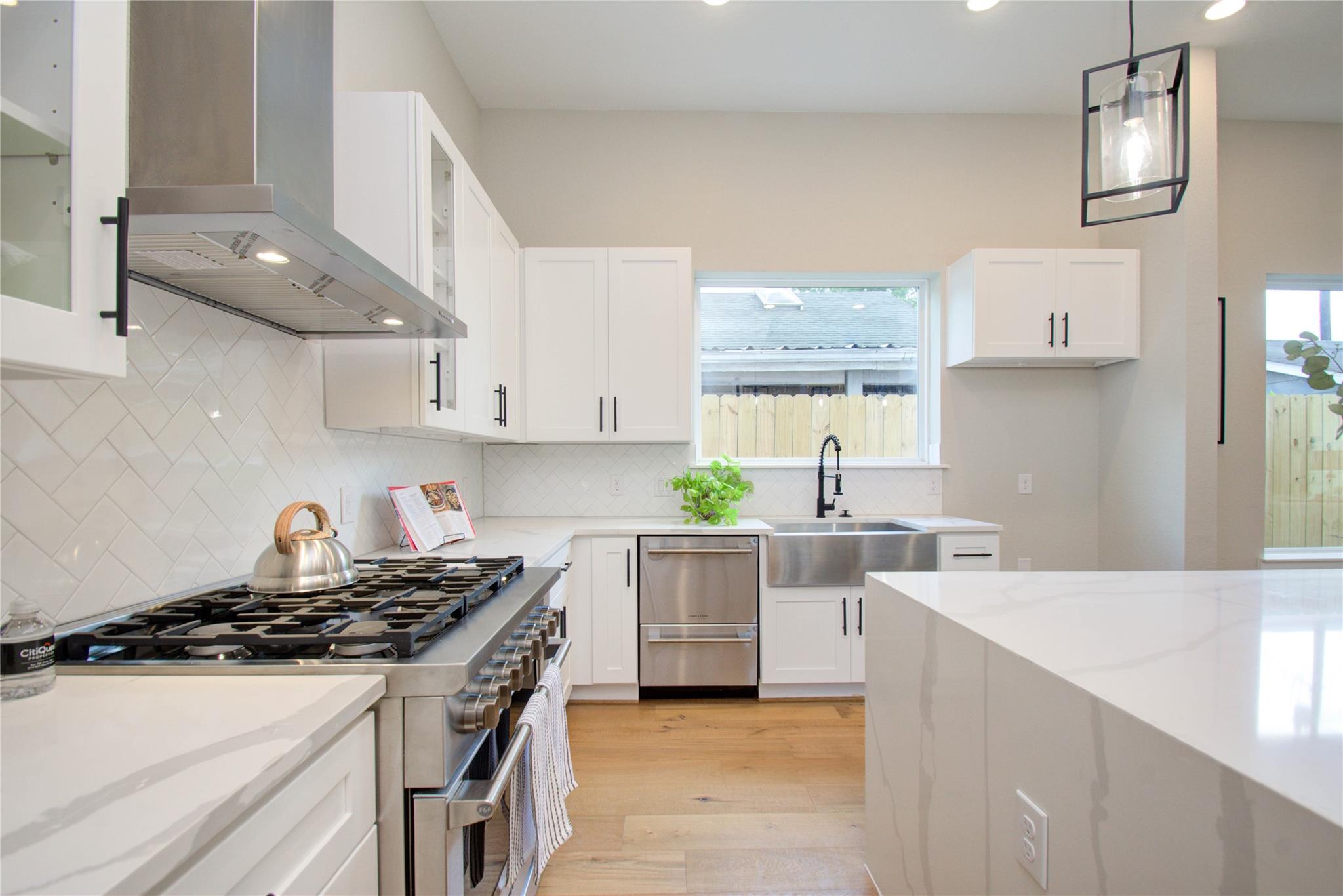 110 E 28th Street