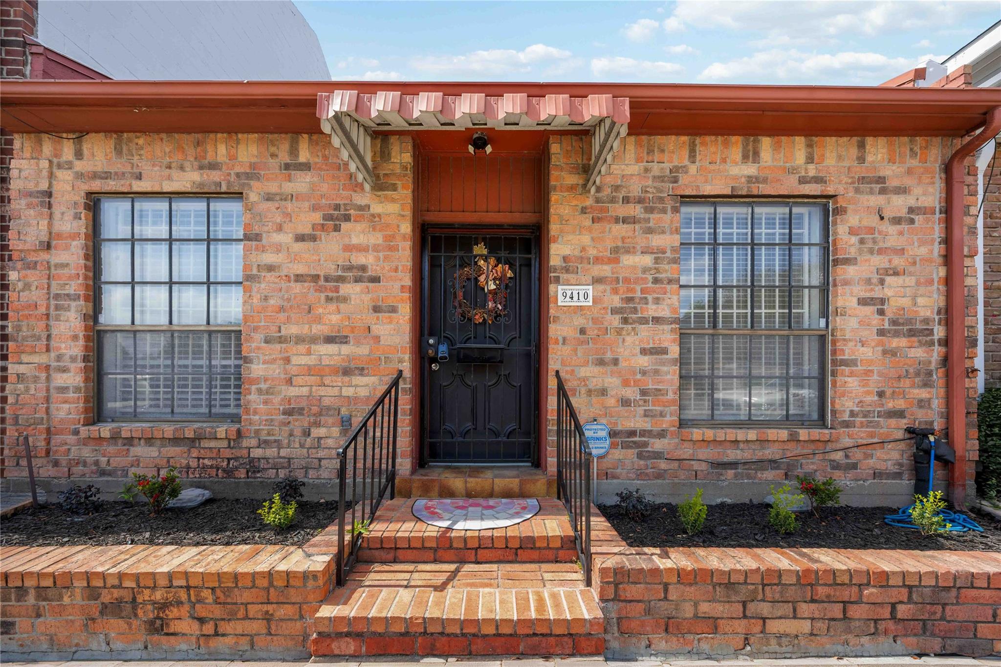 9410 Stonehouse Lane