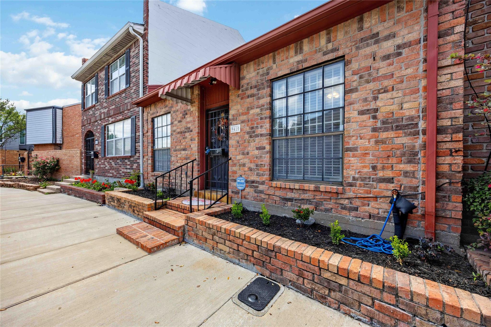 9410 Stonehouse Lane