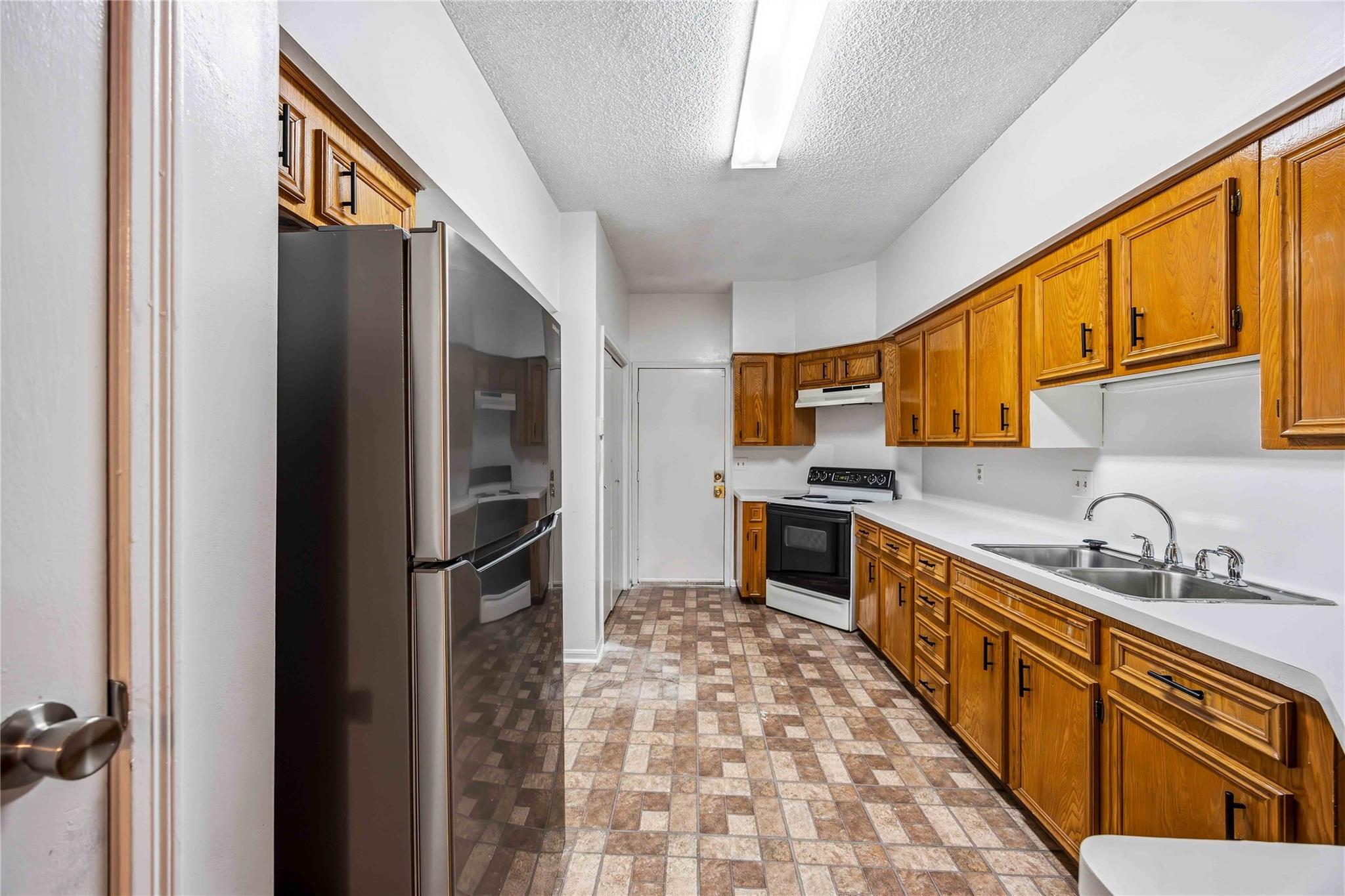 9410 Stonehouse Lane