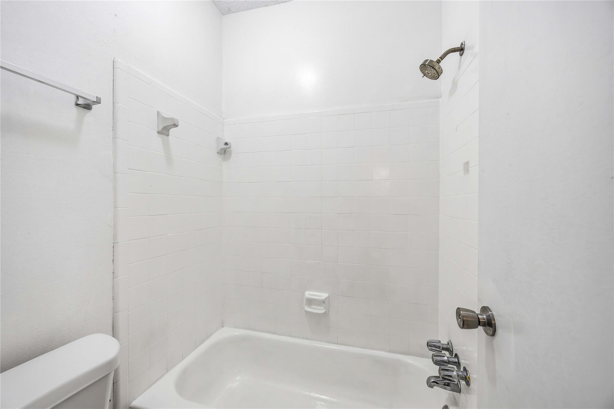 9410 Stonehouse Lane