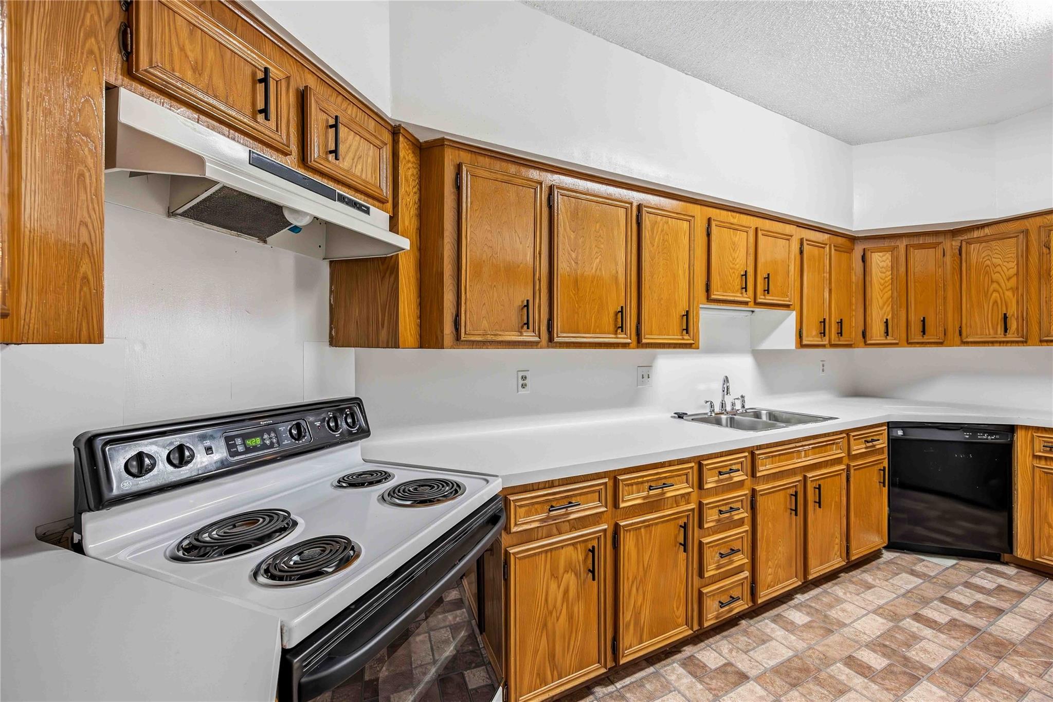 9410 Stonehouse Lane