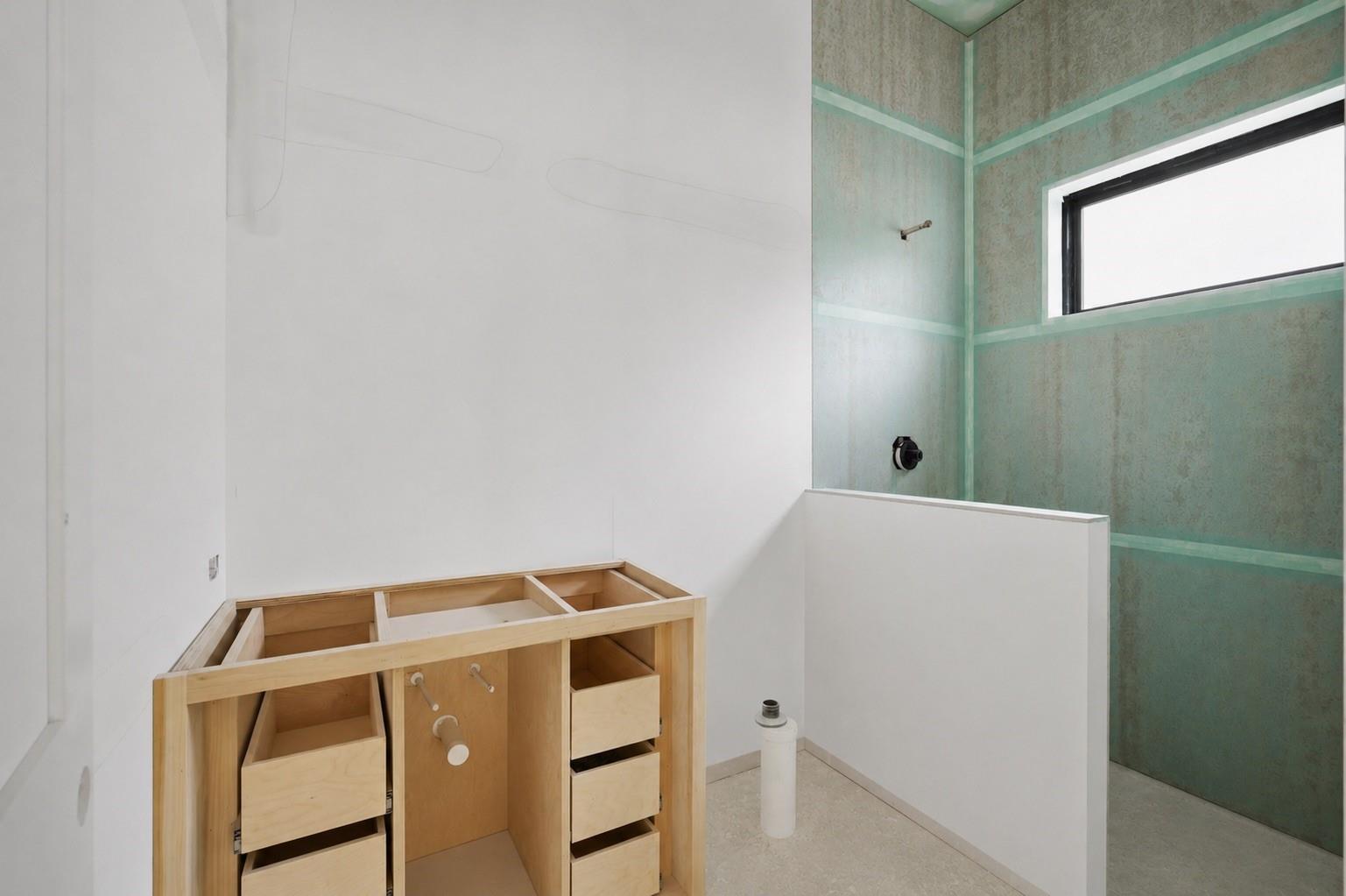 212 E 24th Street