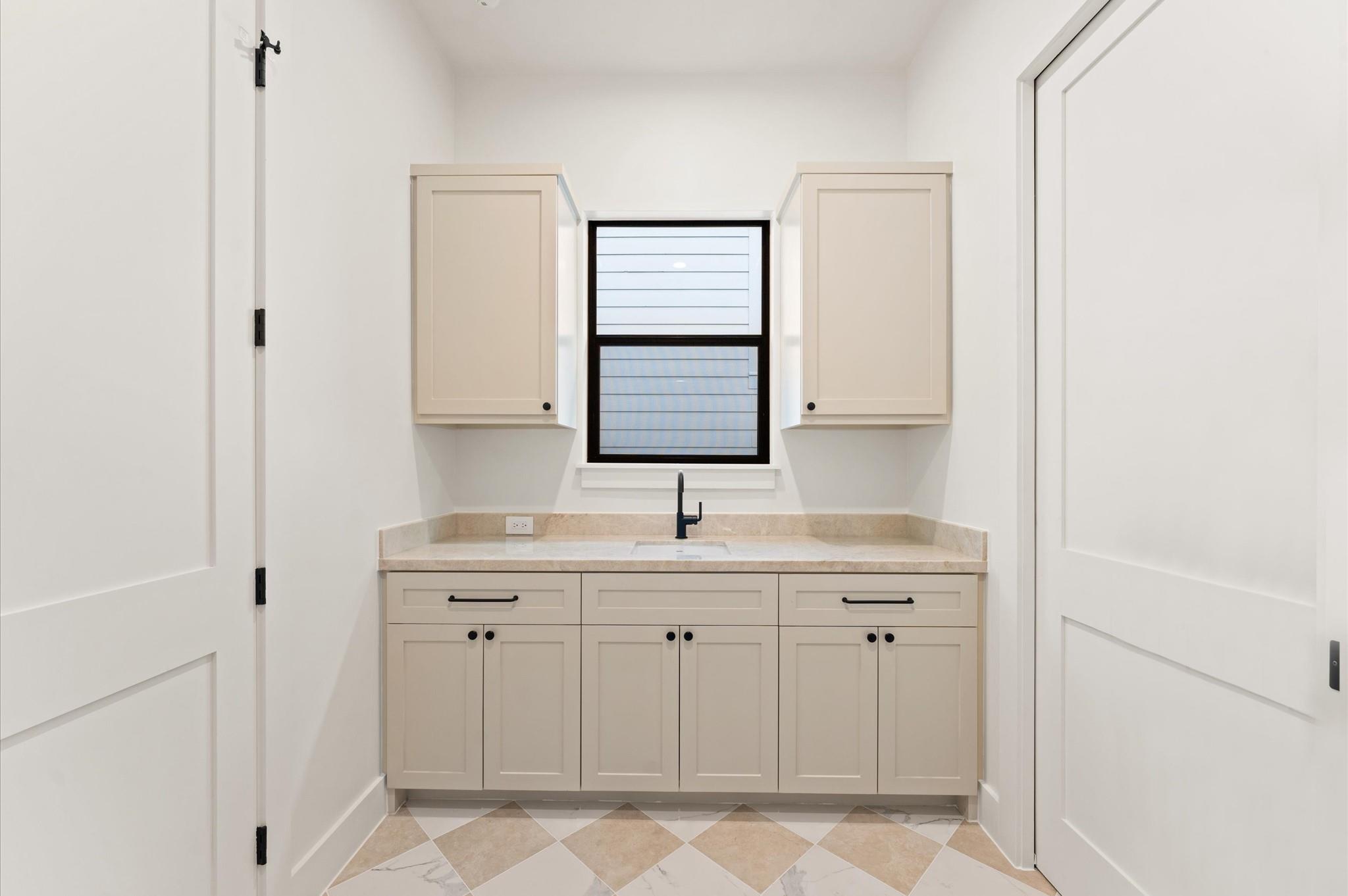 212 E 24th Street