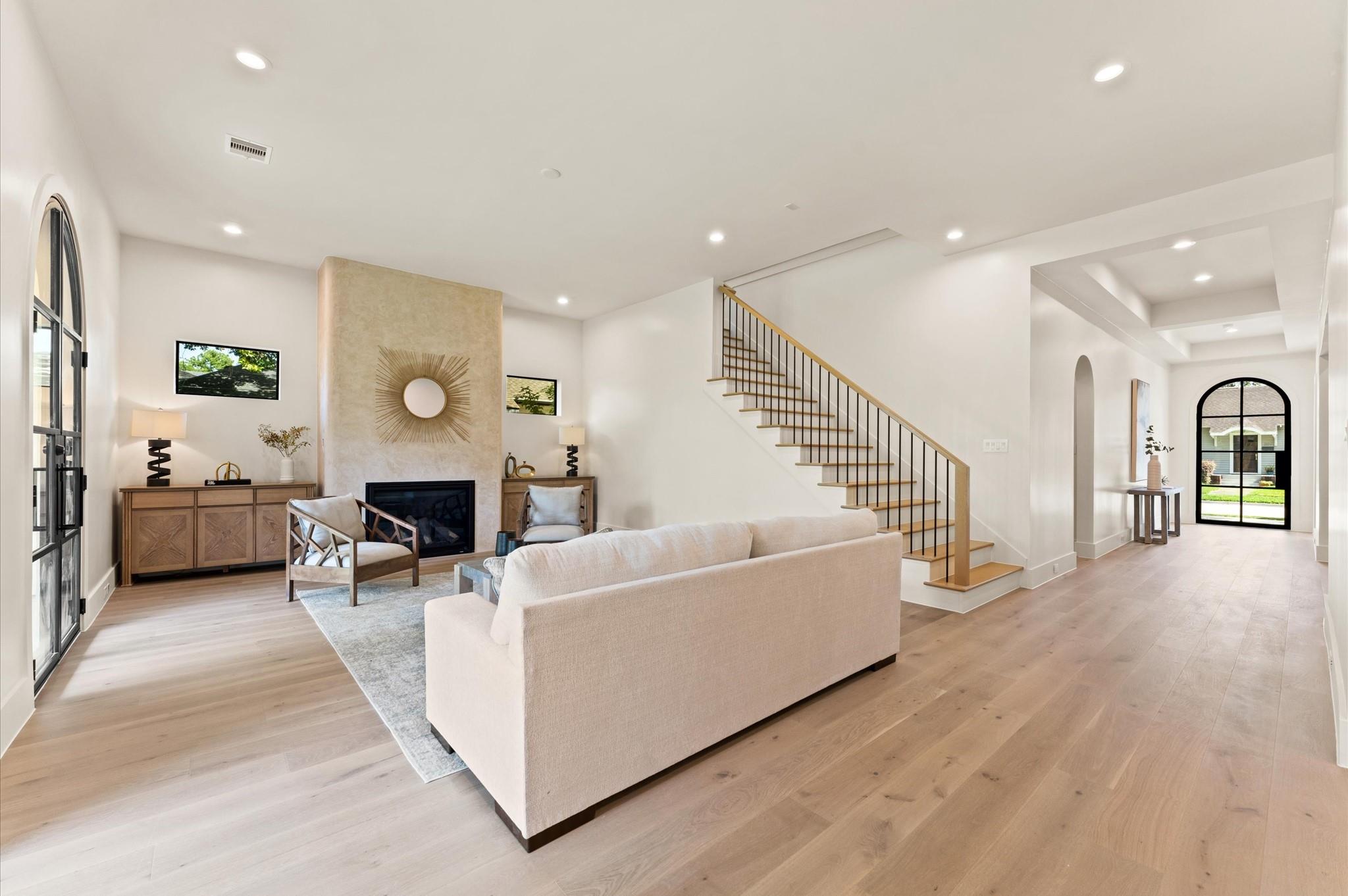 212 E 24th Street