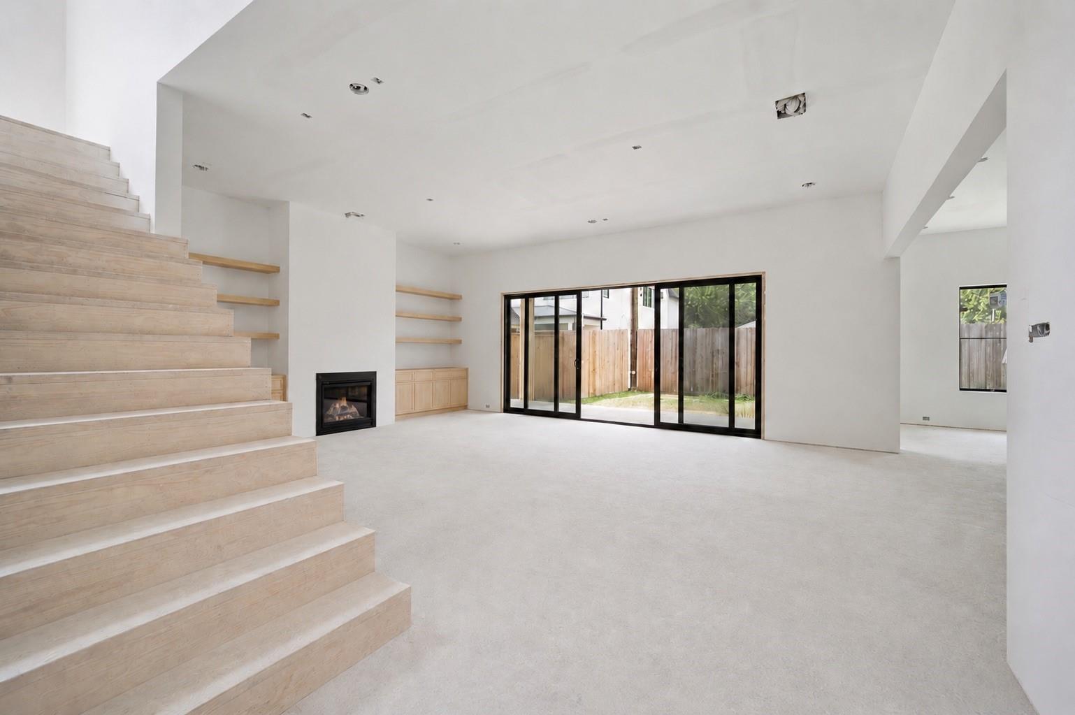 212 E 24th Street