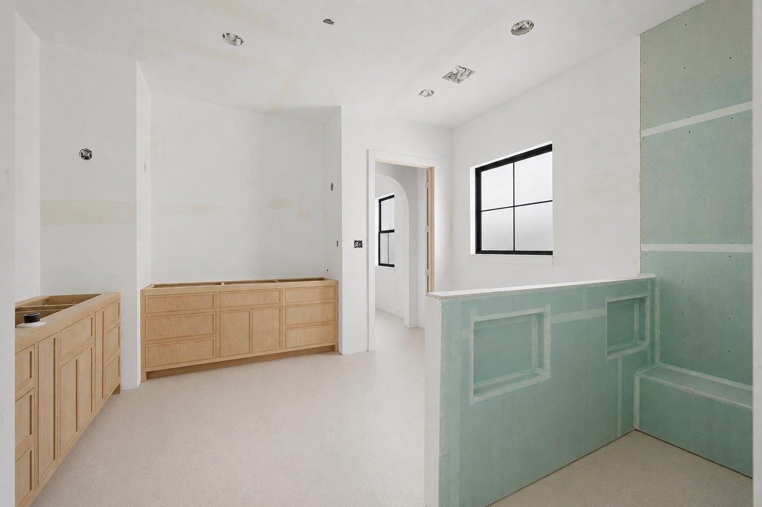 212 E 24th Street