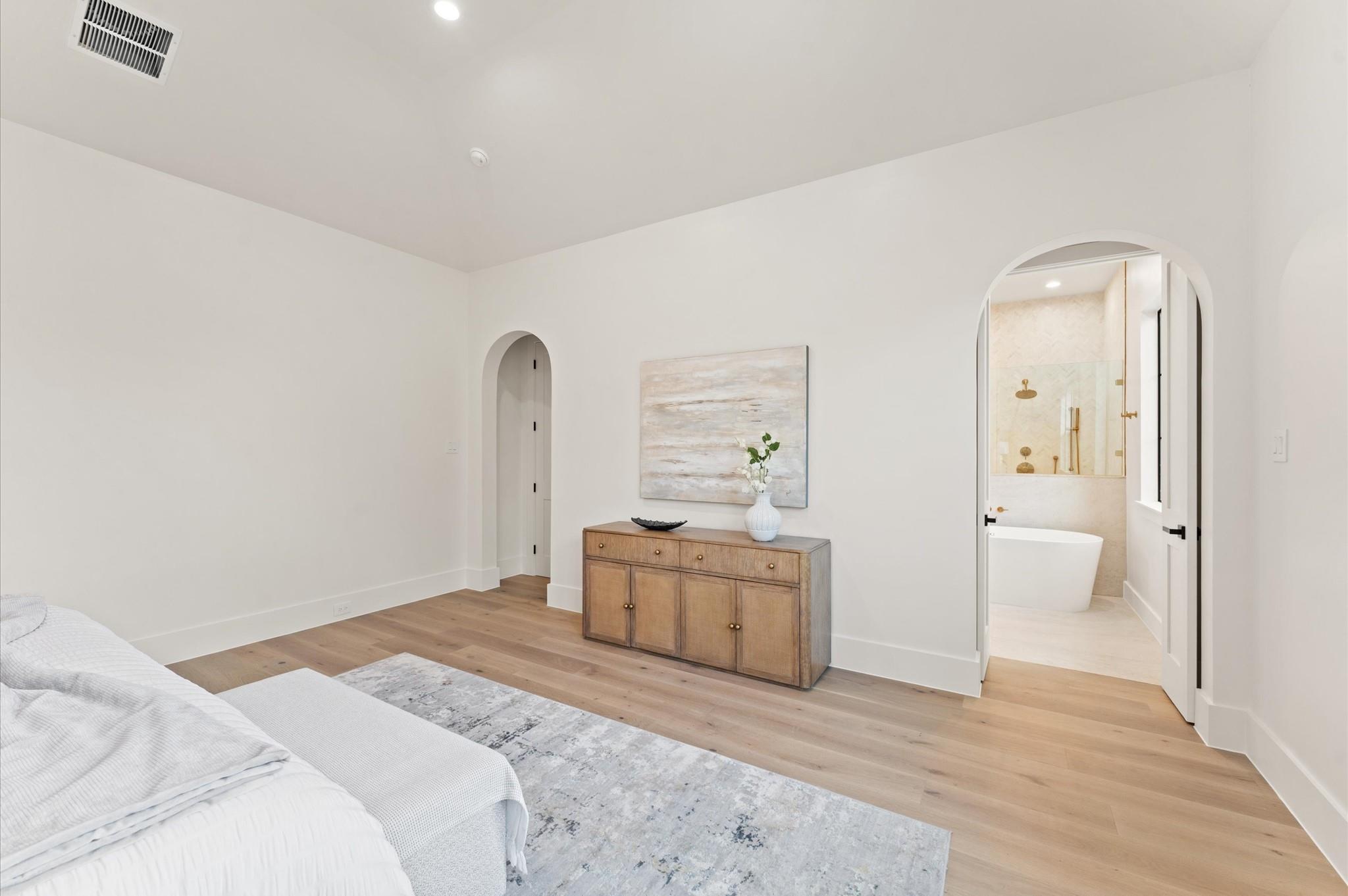 212 E 24th Street