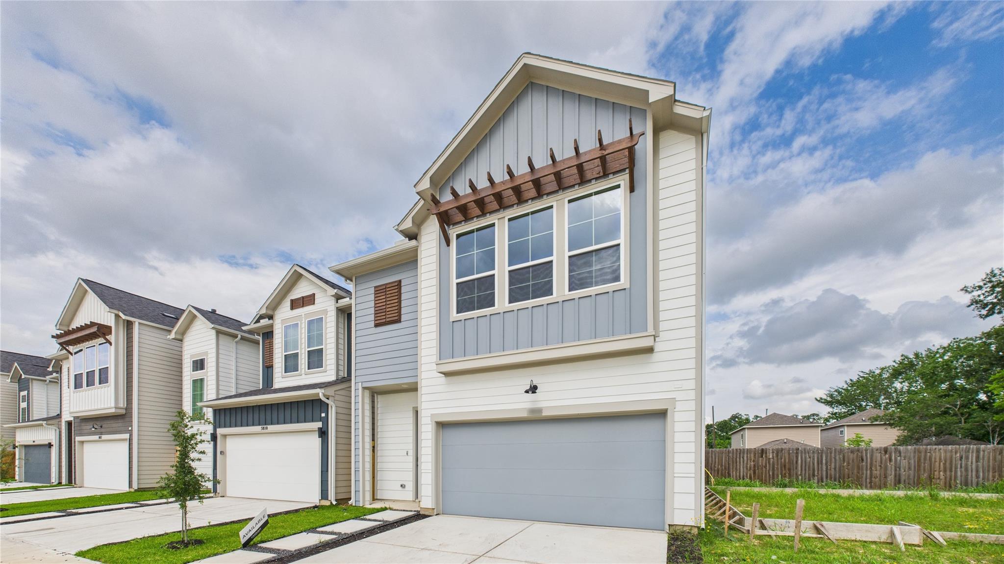 5808 Highland Sky Lane