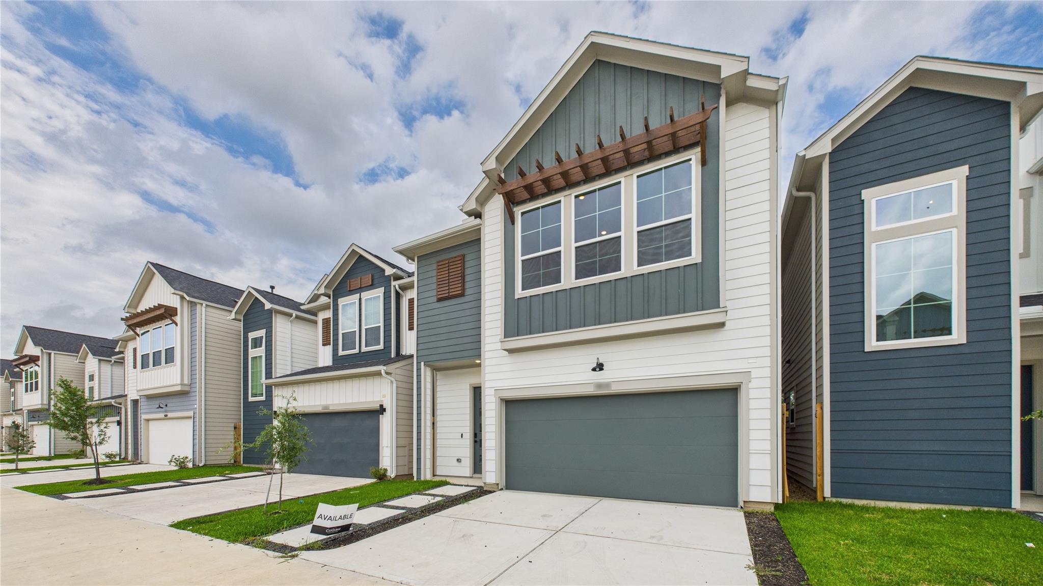 5816 Highland Sky Lane