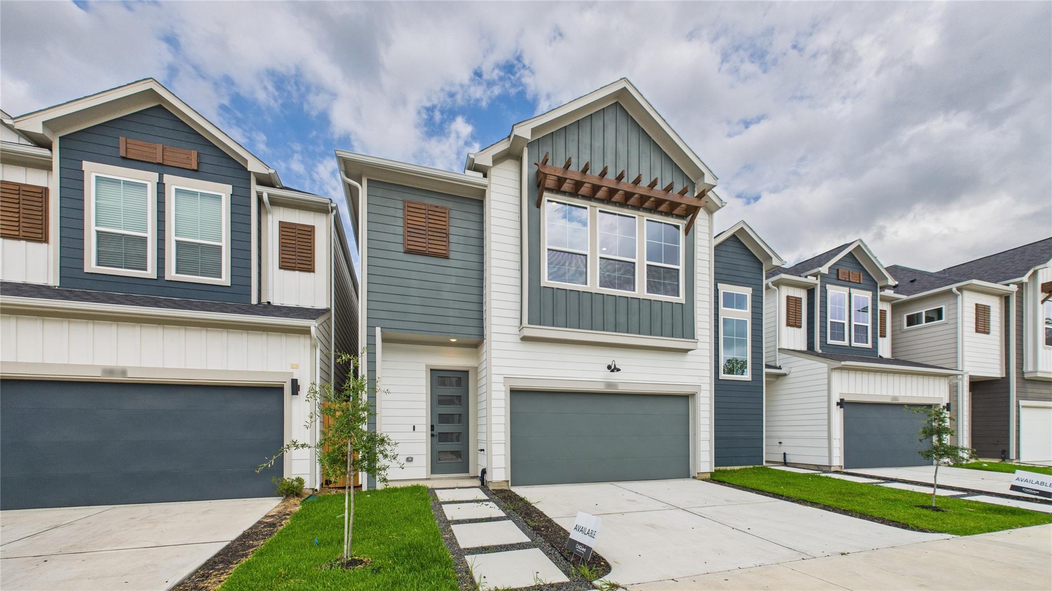 5816 Highland Sky Lane