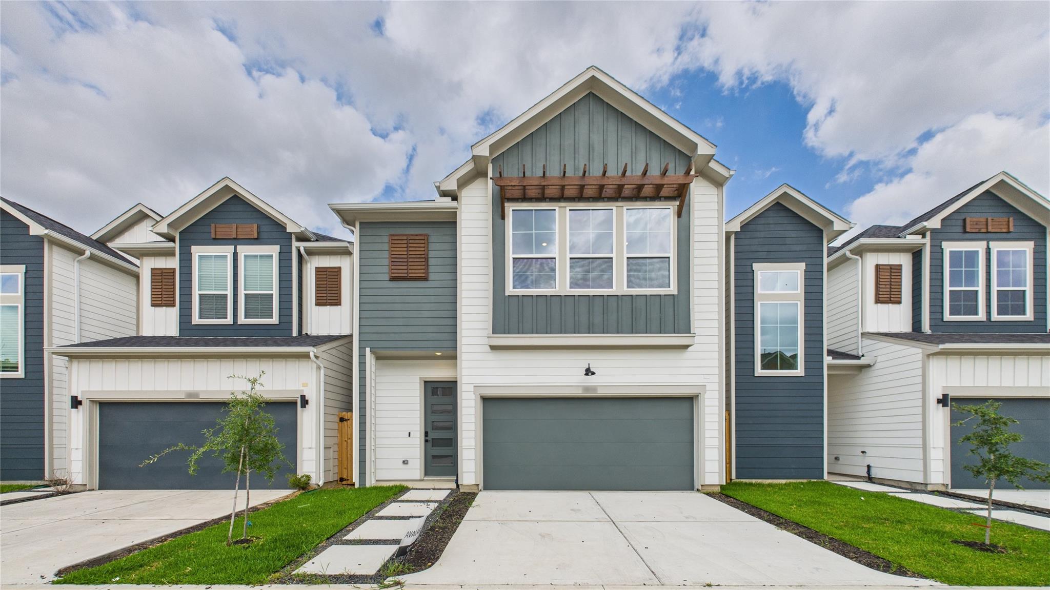 5816 Highland Sky Lane