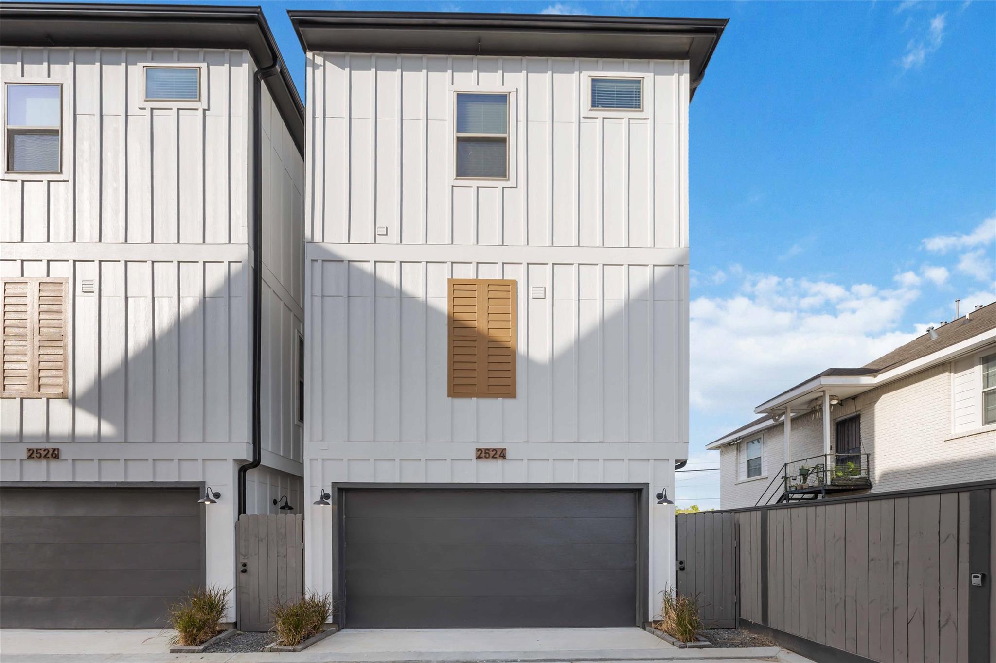 2530 Live Oak Street