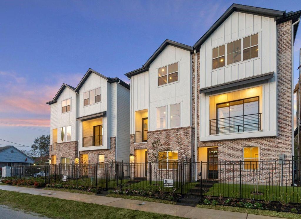 137 Eastwood Street, Houston