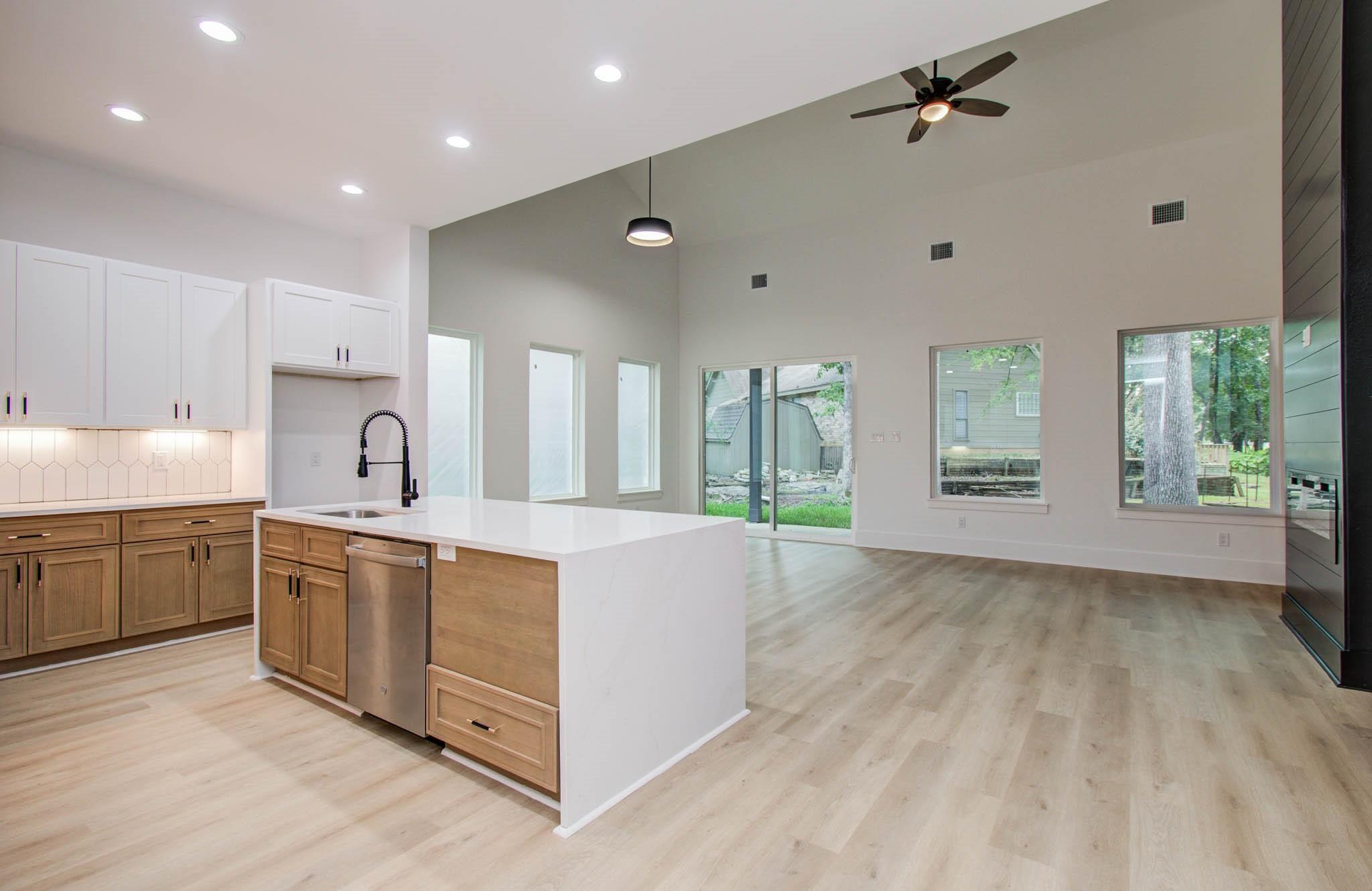 1802 Rollingwood Drive