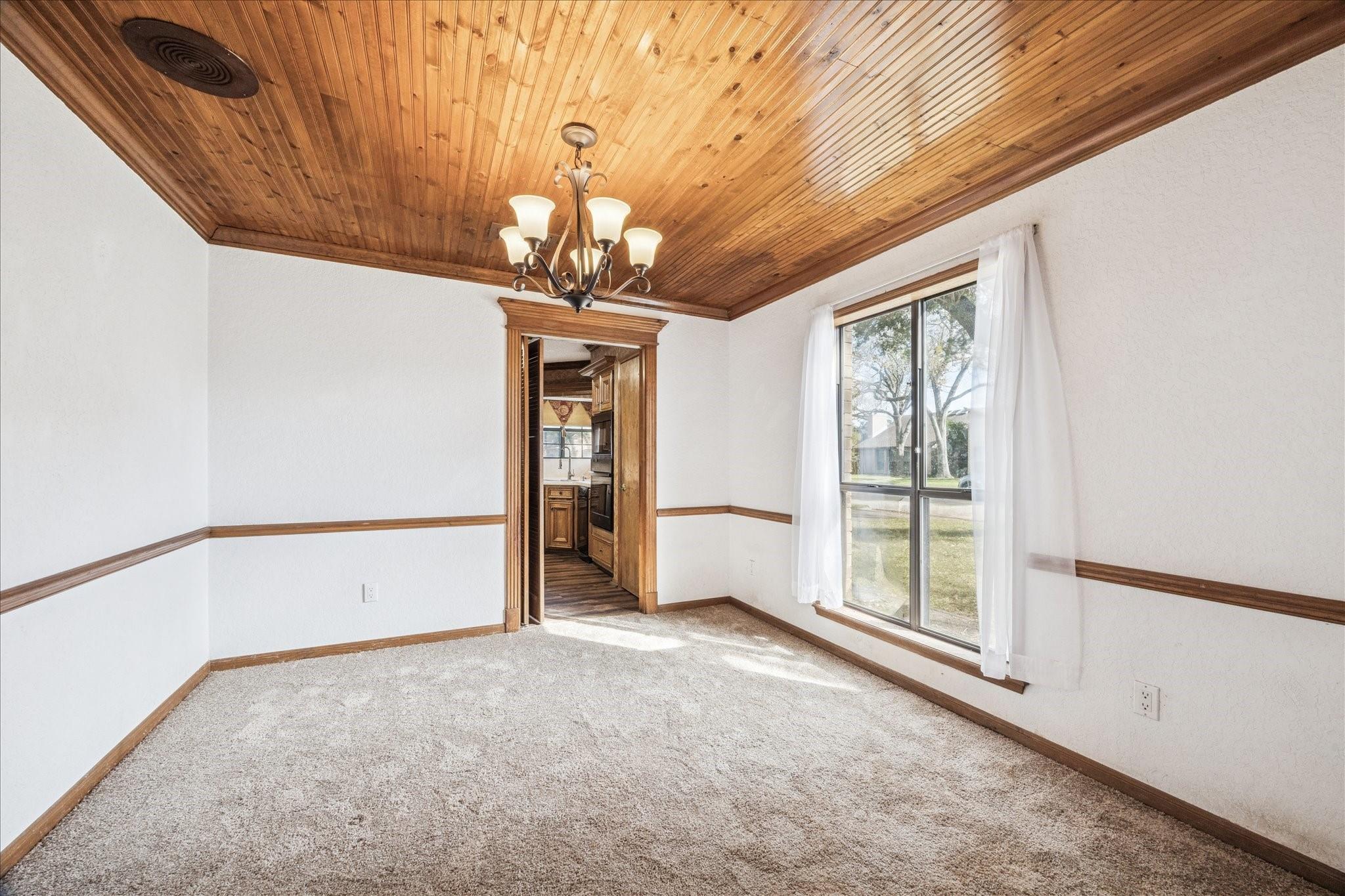 2704 Pine Needle Lane