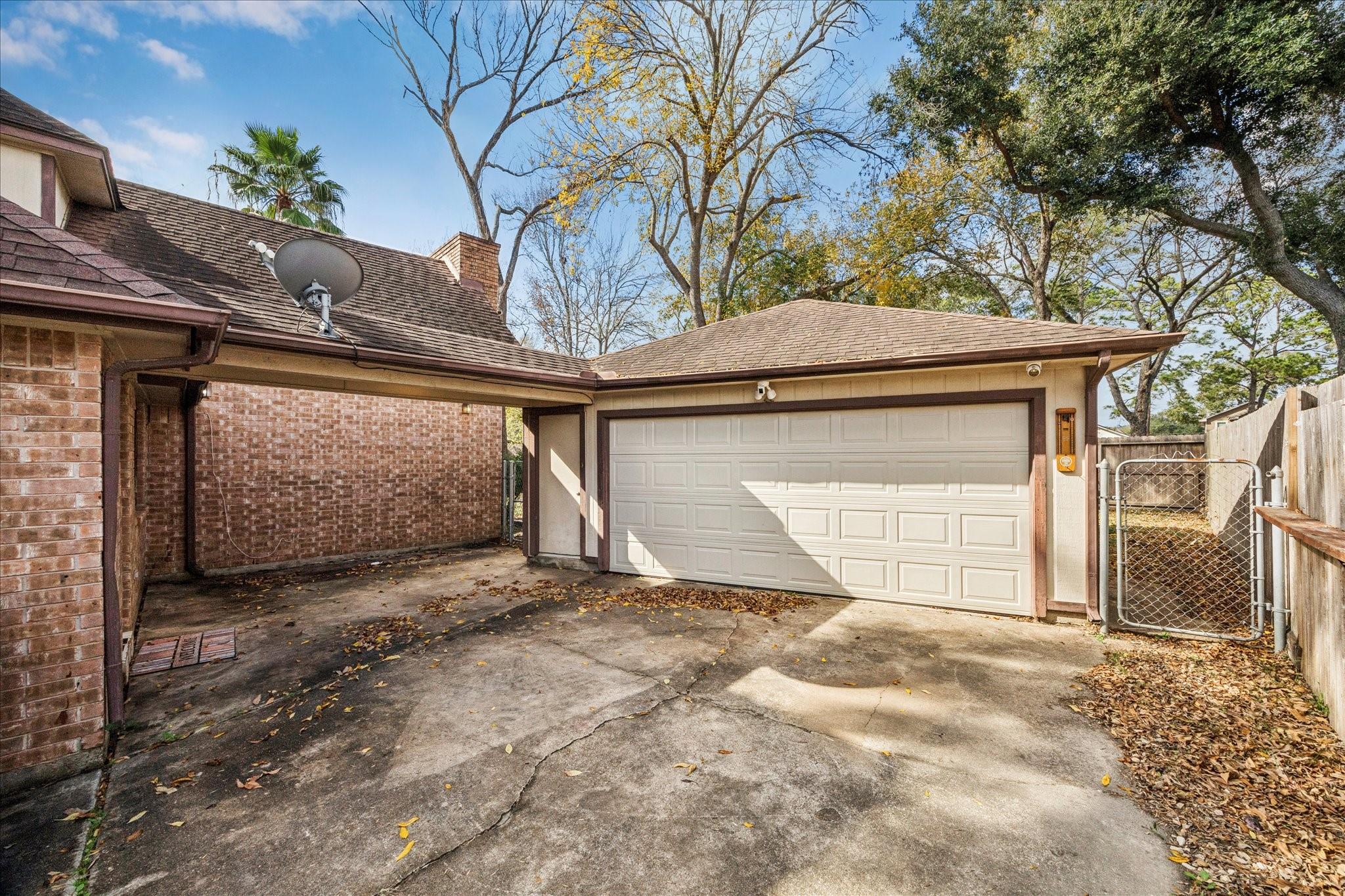 2704 Pine Needle Lane